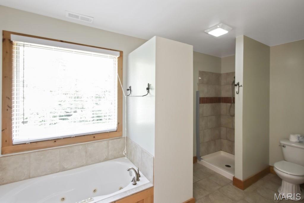 323 Lake Shore Drive