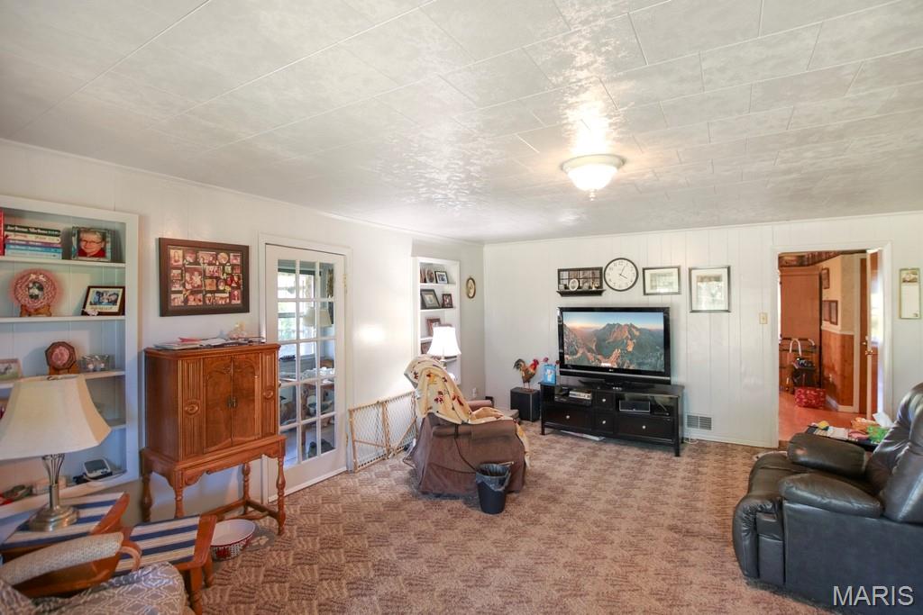 385 Woods Farm Road