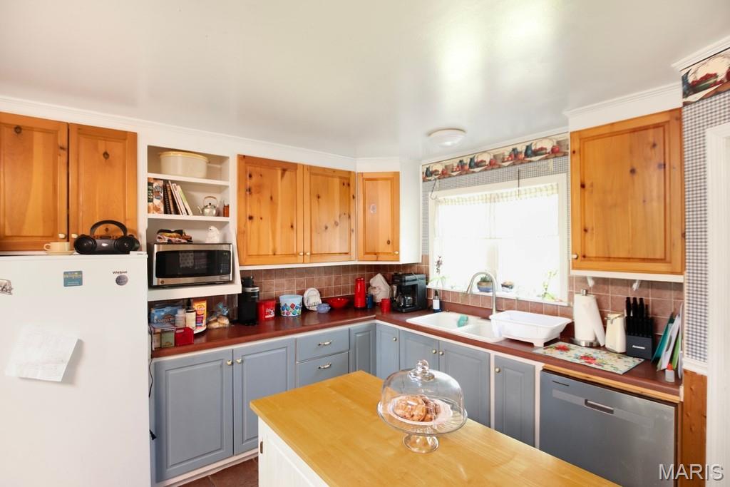 385 Woods Farm Road