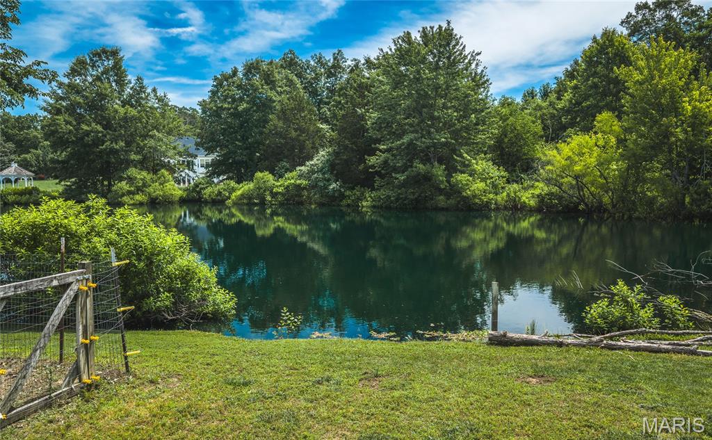 21212 Oak Trail