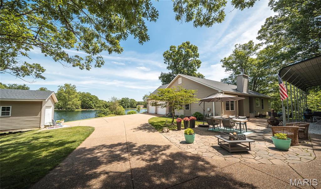 21212 Oak Trail