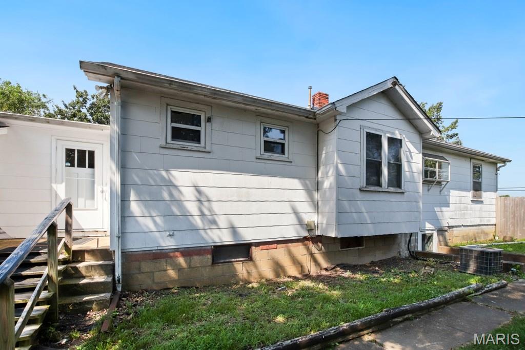 867 W Springfield Road