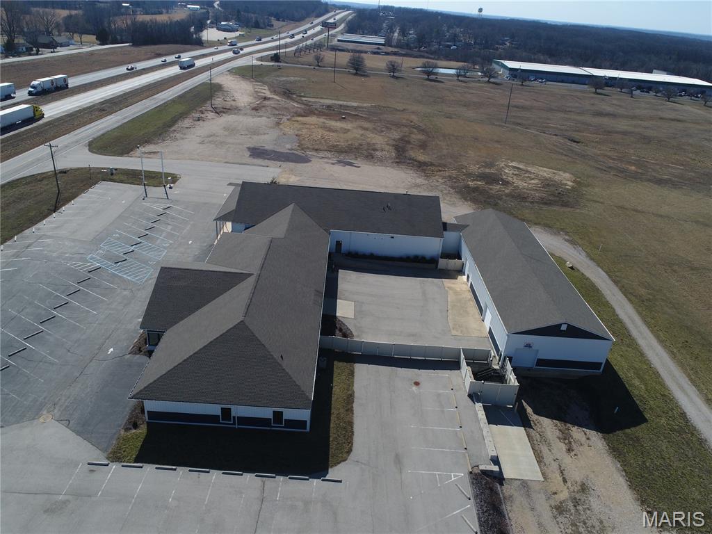 4095 N Service Road W