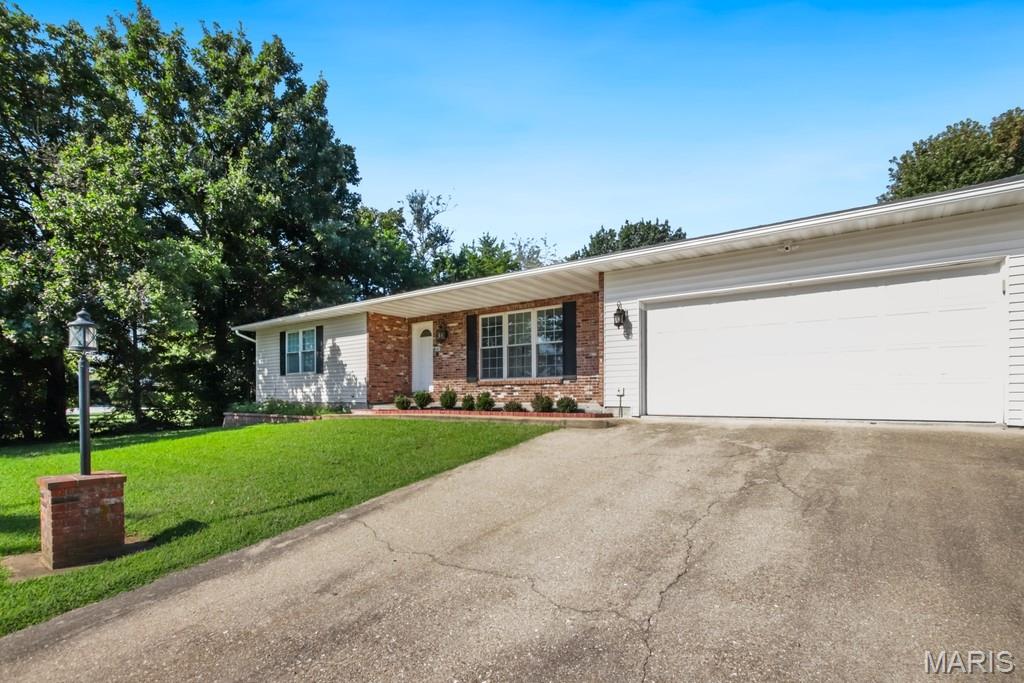 641 Falcon Drive