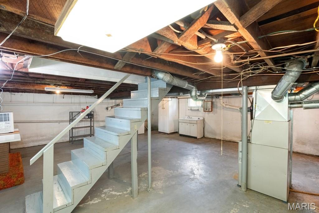 301 Red Oak Avenue