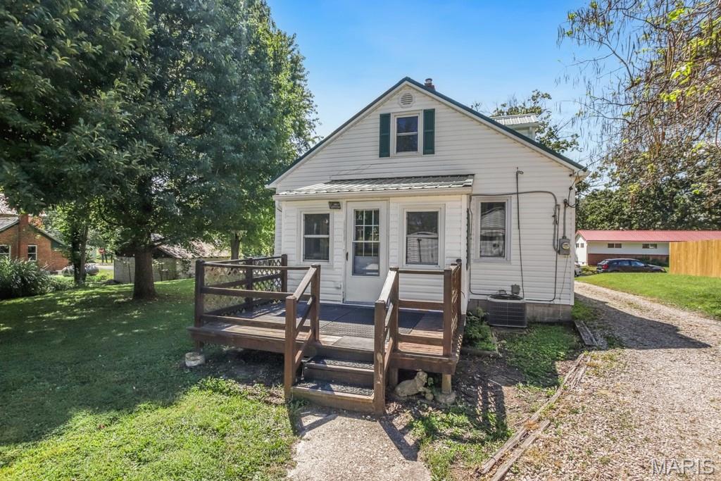 301 Red Oak Avenue