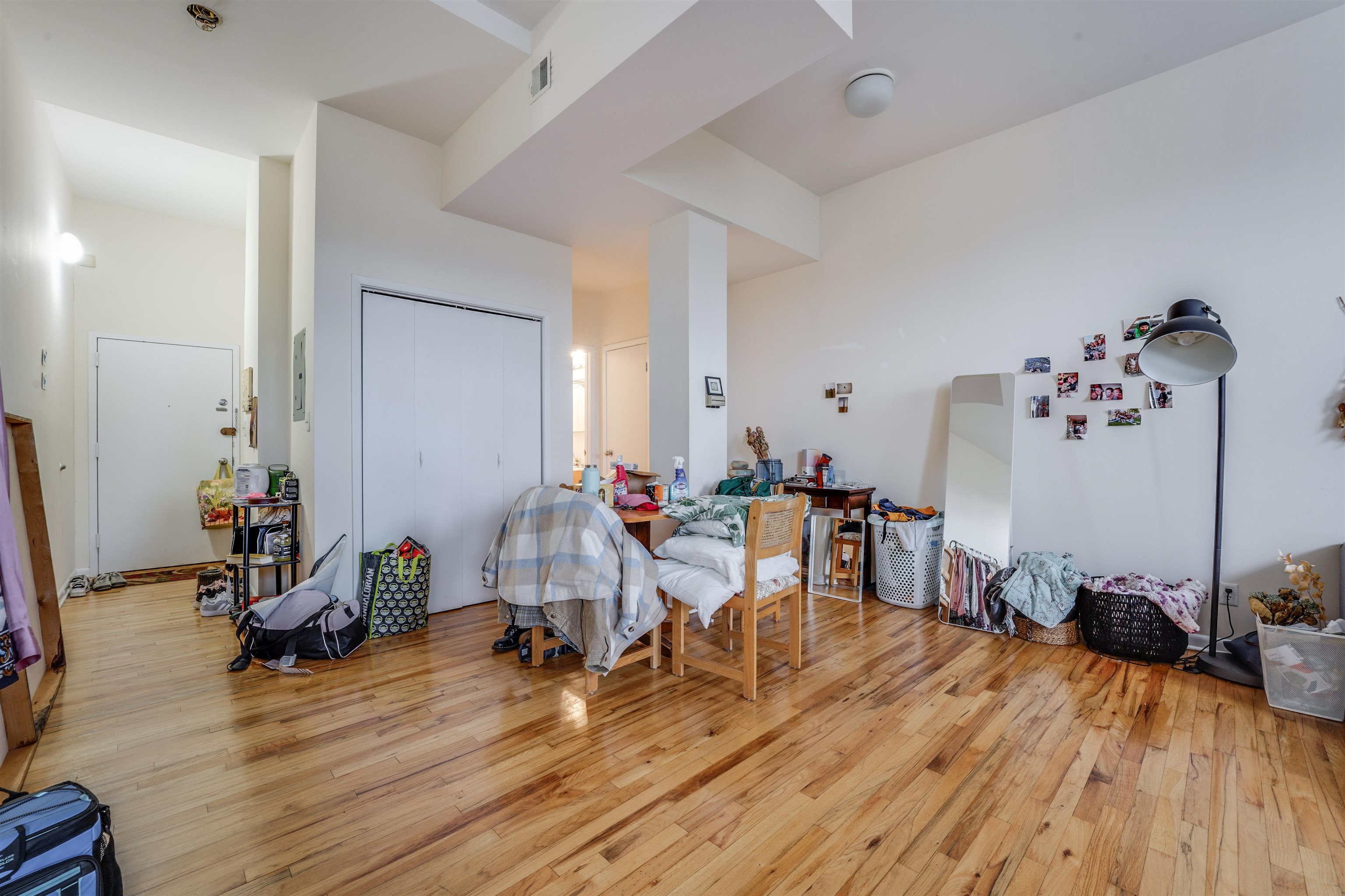186 WAYNE ST Unit: 323D