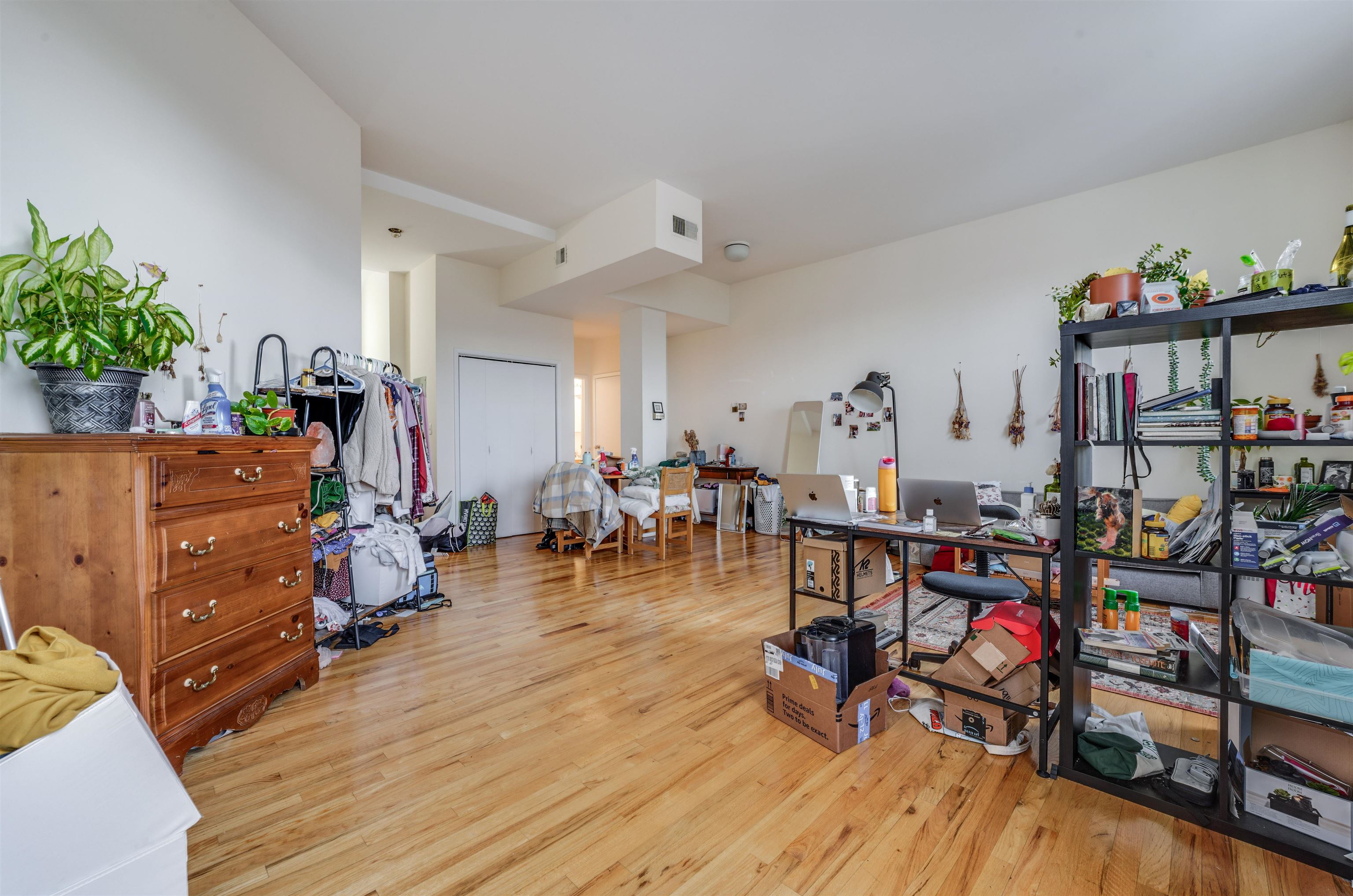 186 WAYNE ST Unit: 323D