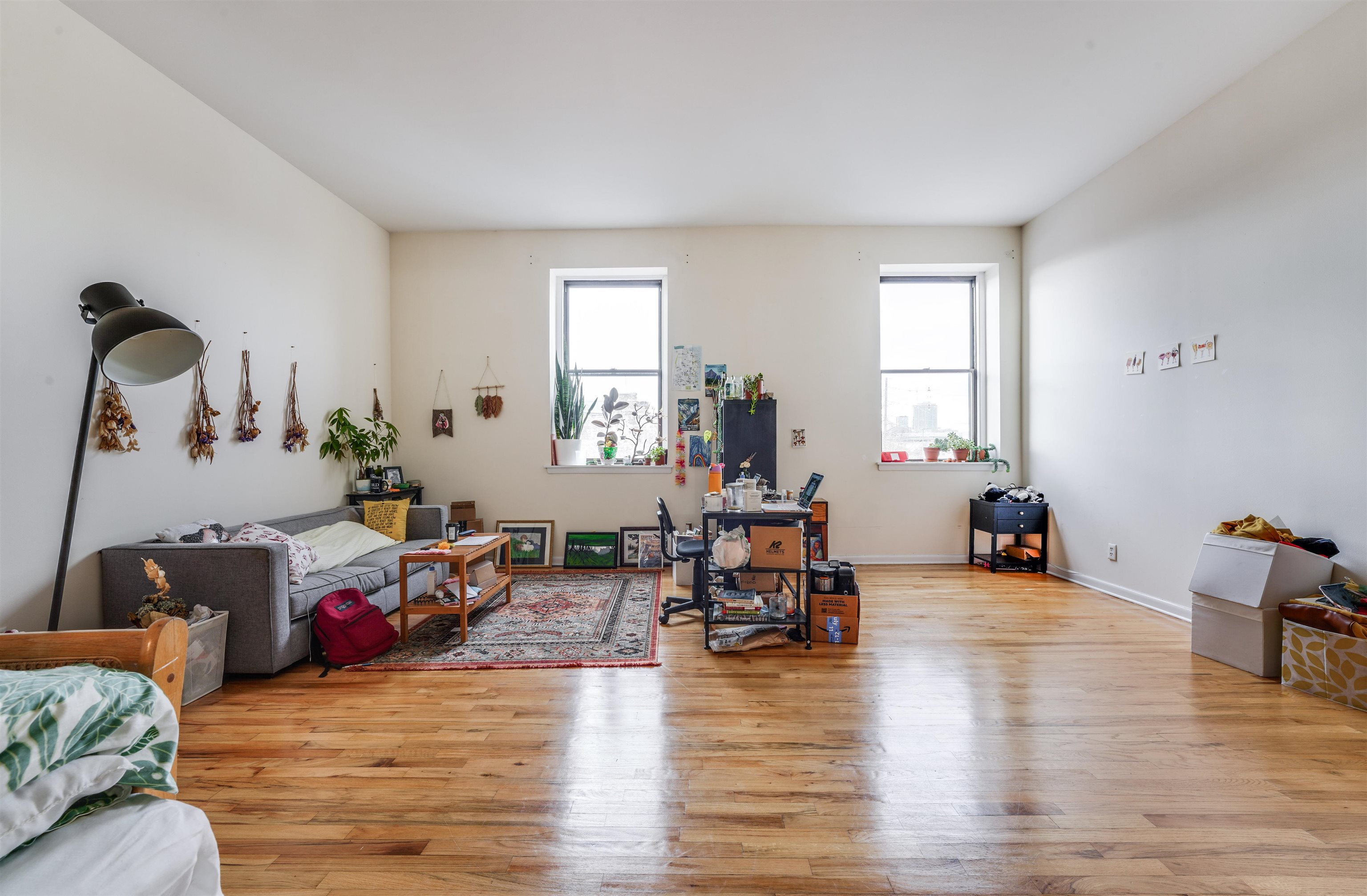 186 WAYNE ST Unit: 323D