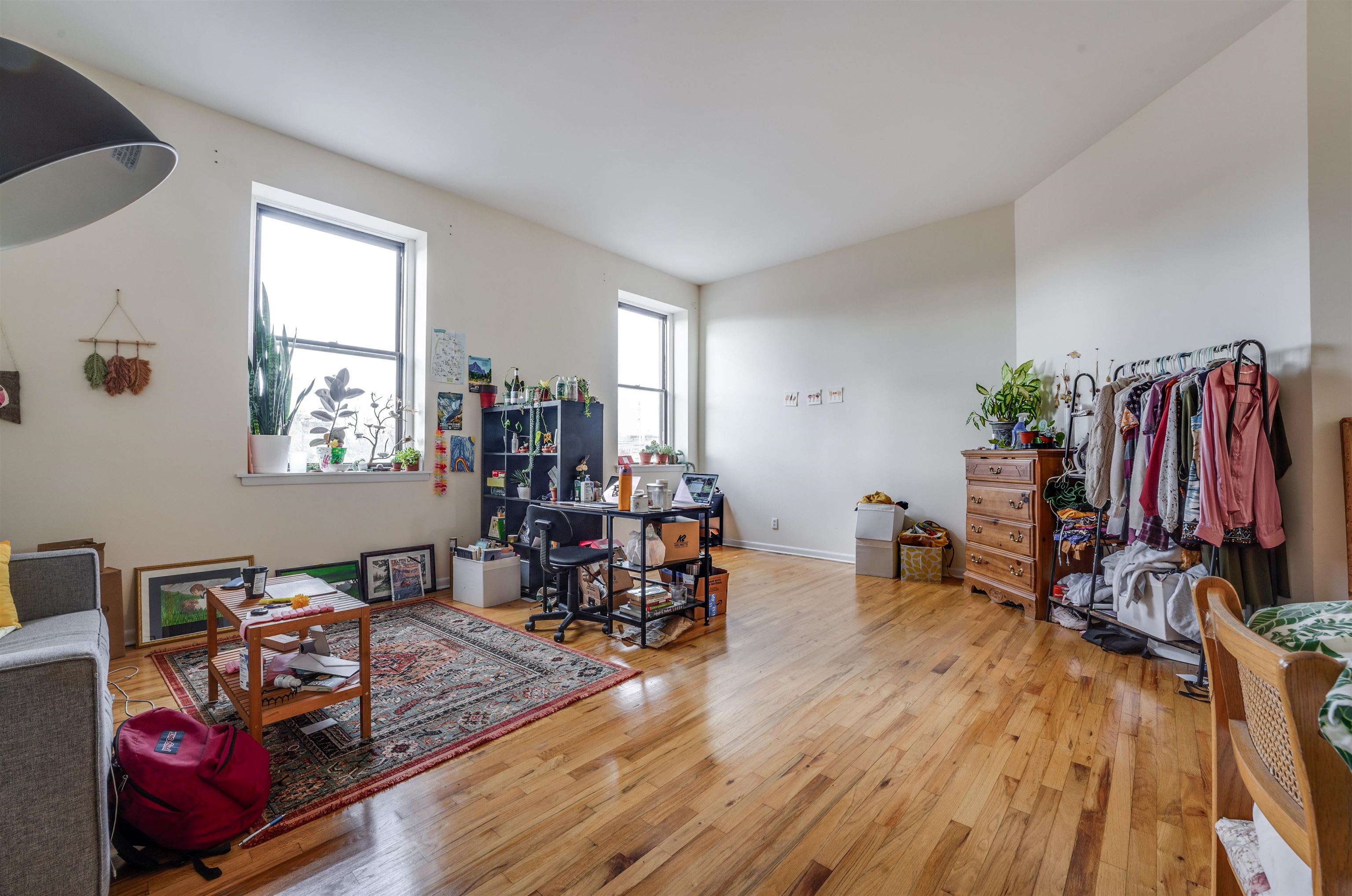 186 WAYNE ST Unit: 323D