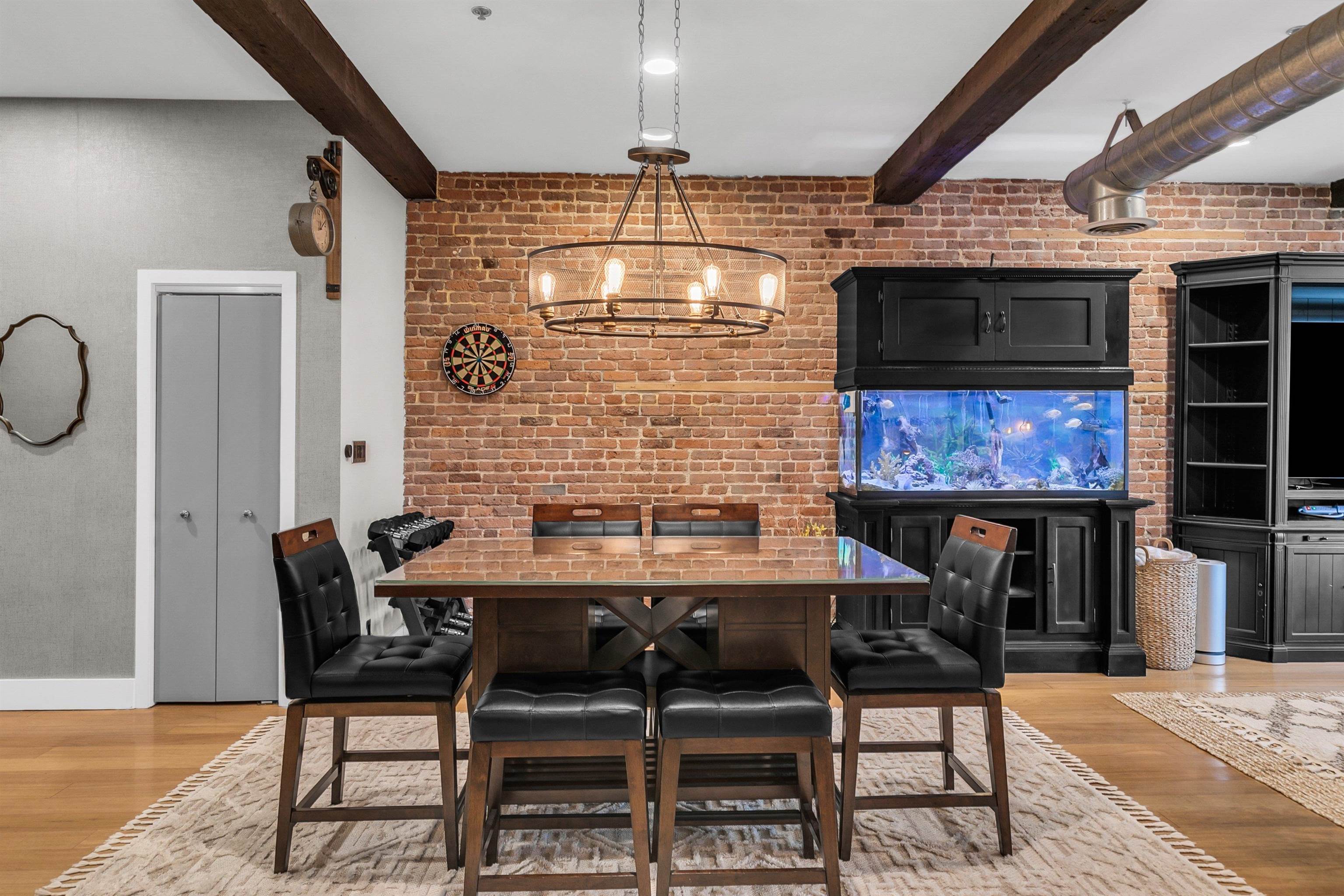 610 CLINTON ST Unit: 2A/2W