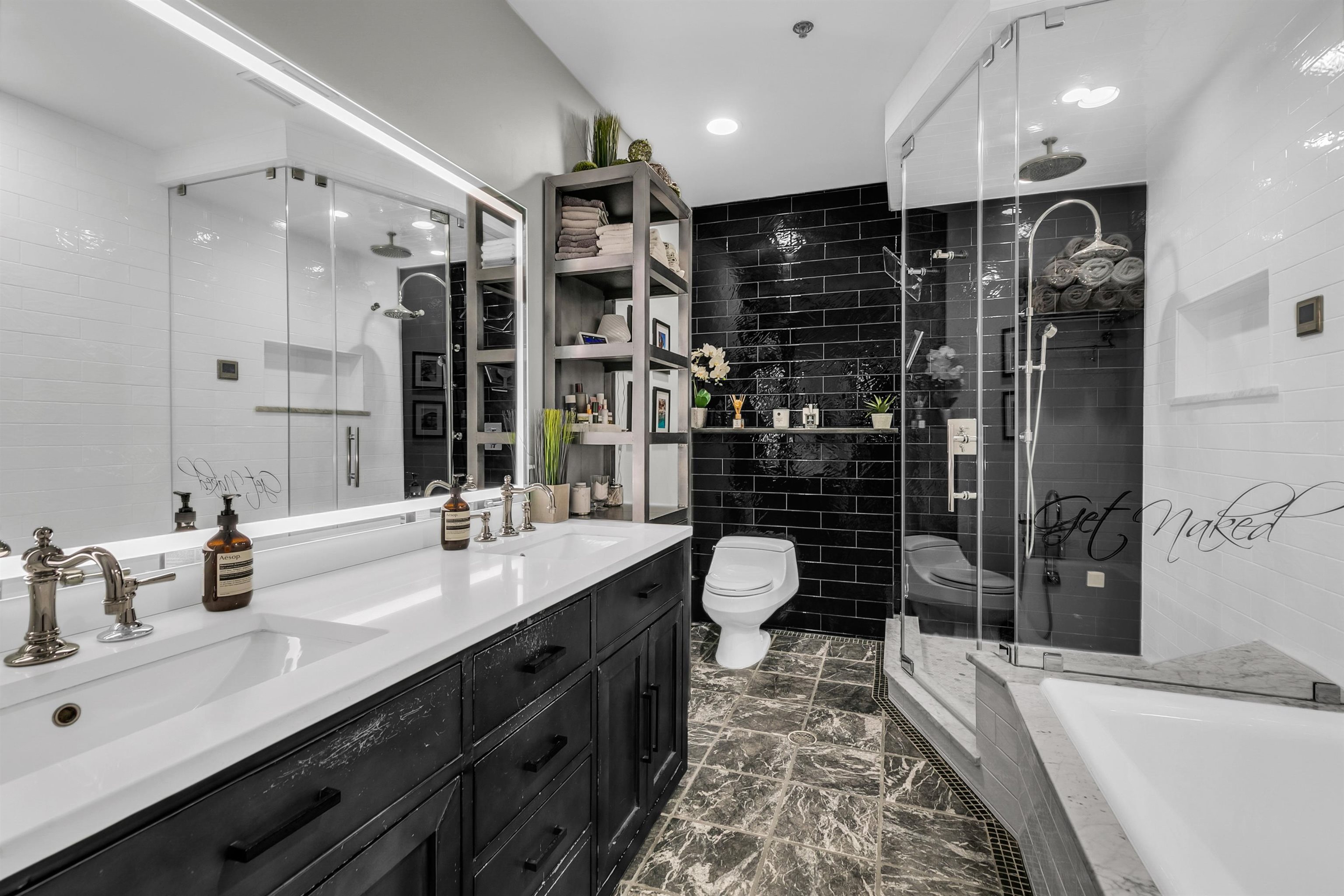 610 CLINTON ST Unit: 2A/2W