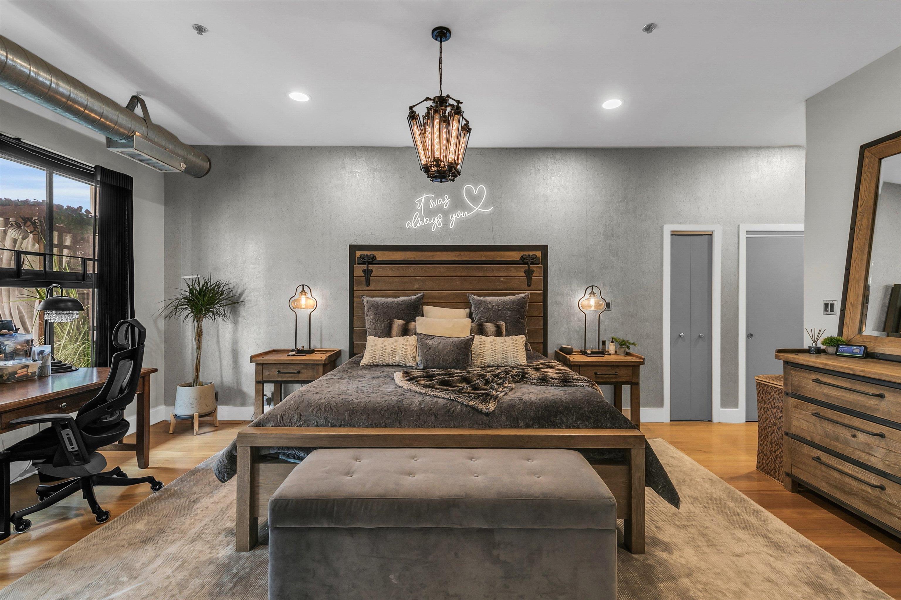610 CLINTON ST Unit: 2A/2W