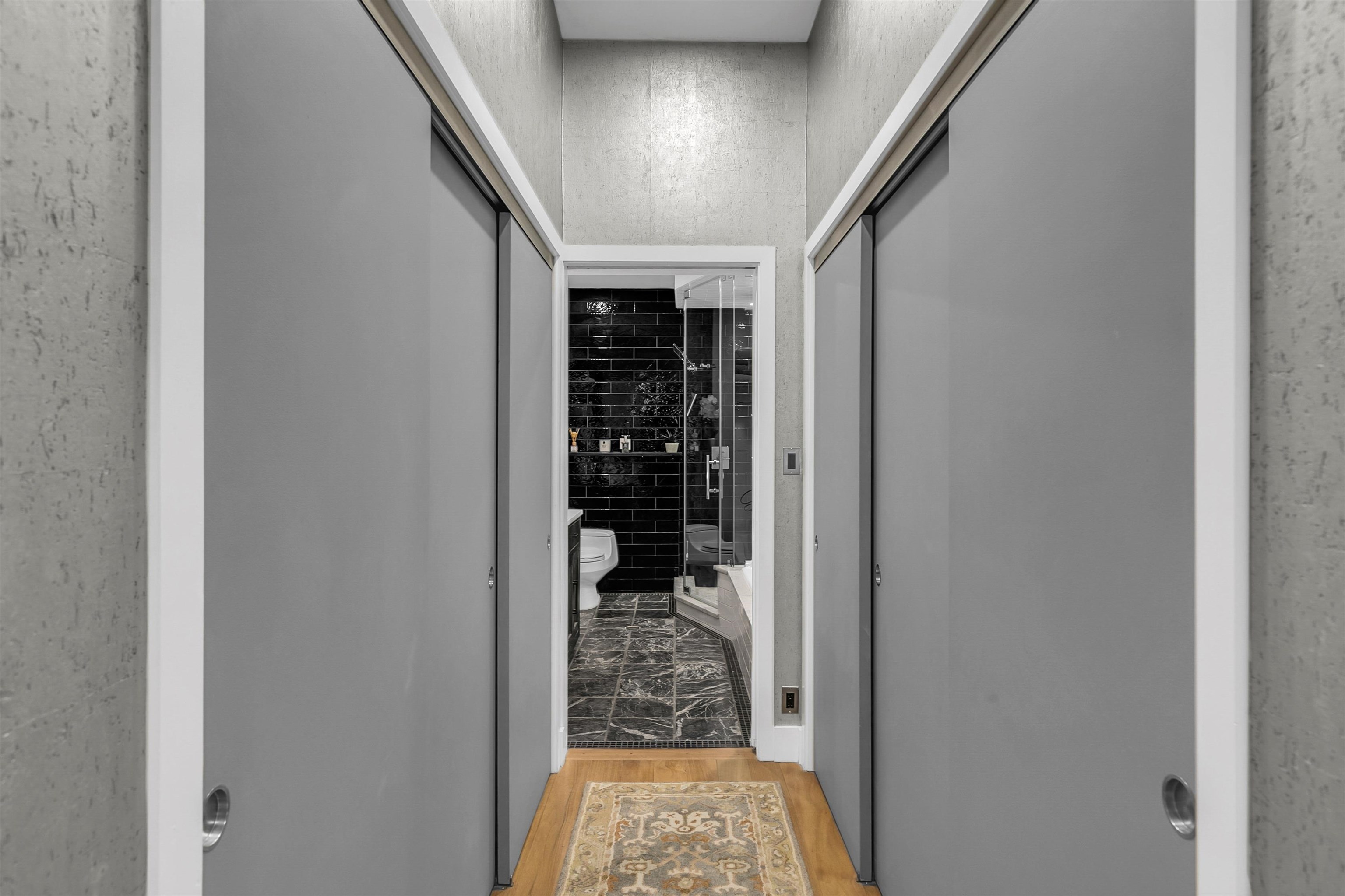 610 CLINTON ST Unit: 2A/2W