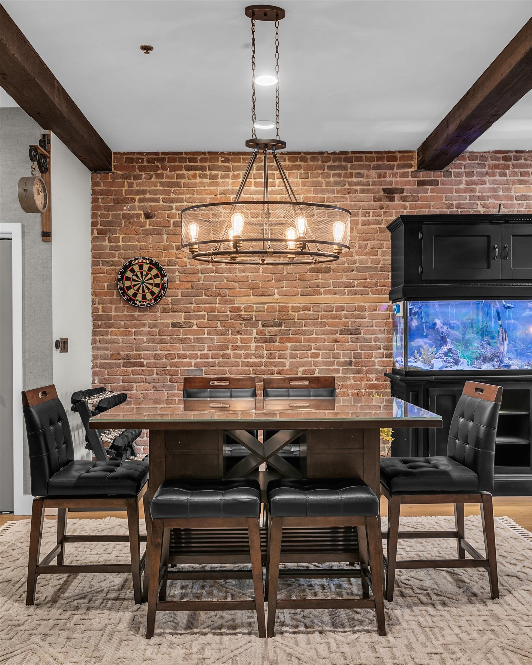 610 CLINTON ST Unit: 2A/2W