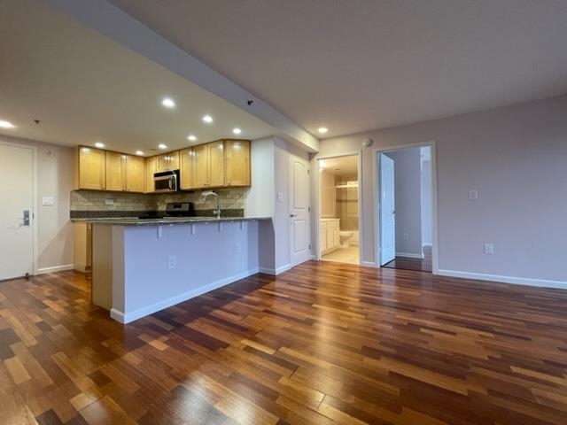 700 1ST ST Unit: 13T