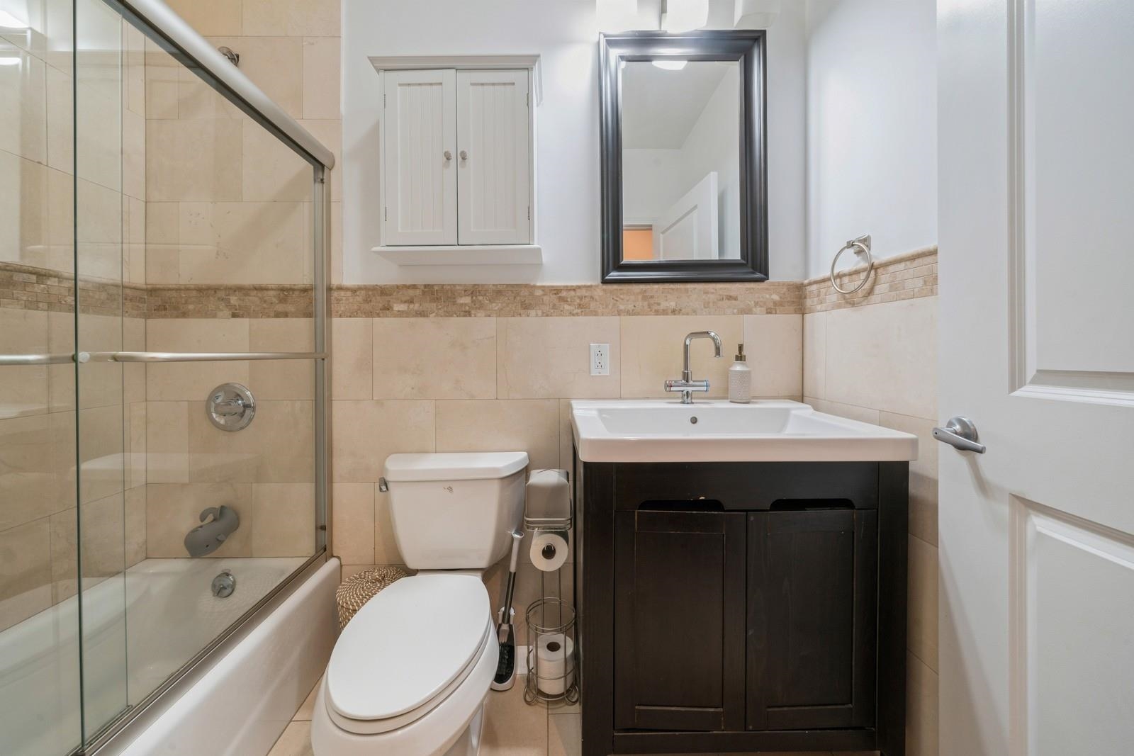 522 HUDSON ST Unit: 4