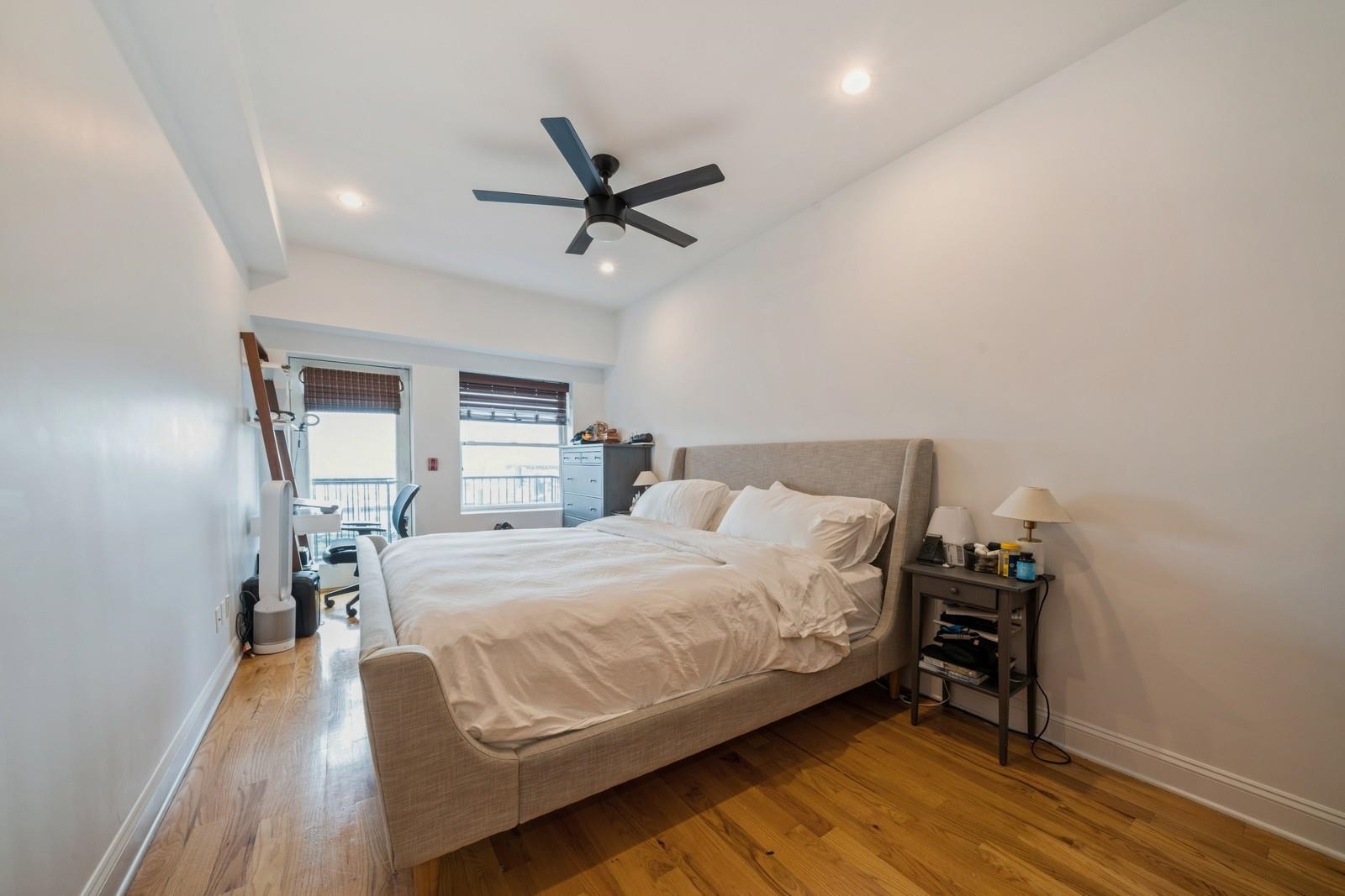 522 HUDSON ST Unit: 4