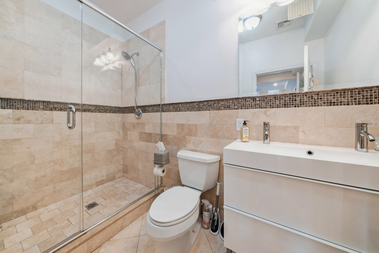 522 HUDSON ST Unit: 4