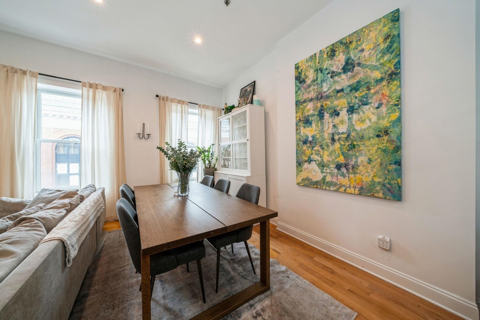 522 HUDSON ST Unit: 4