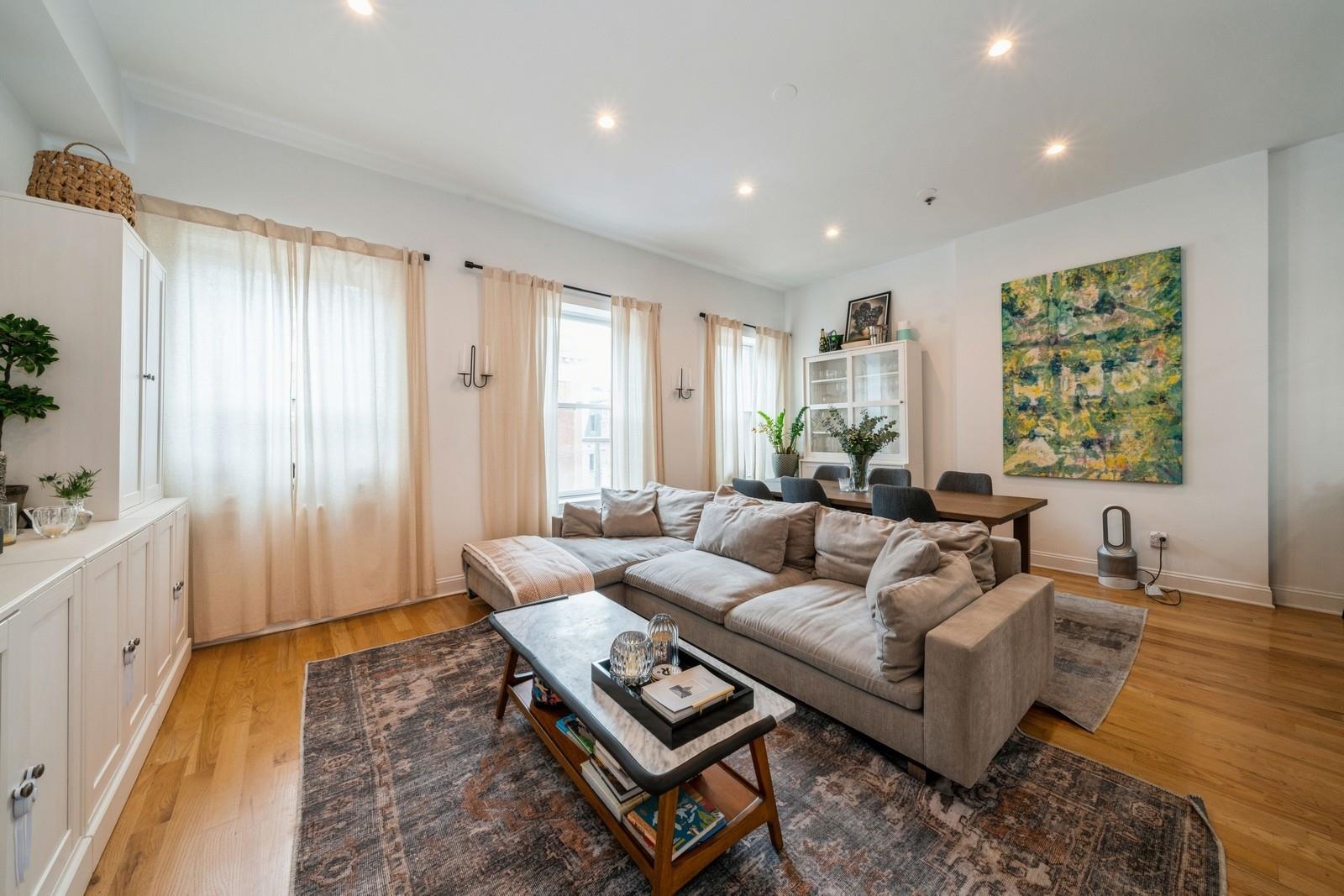 522 HUDSON ST Unit: 4
