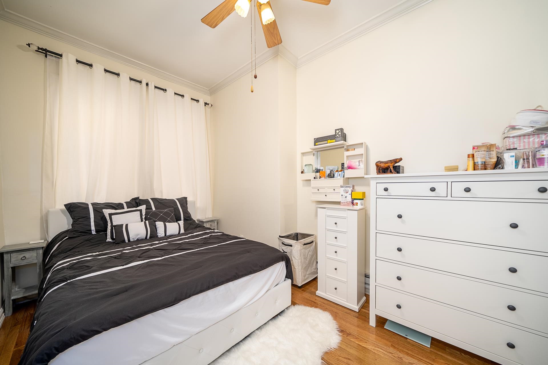 108 WILLOW AVE Unit: 1R