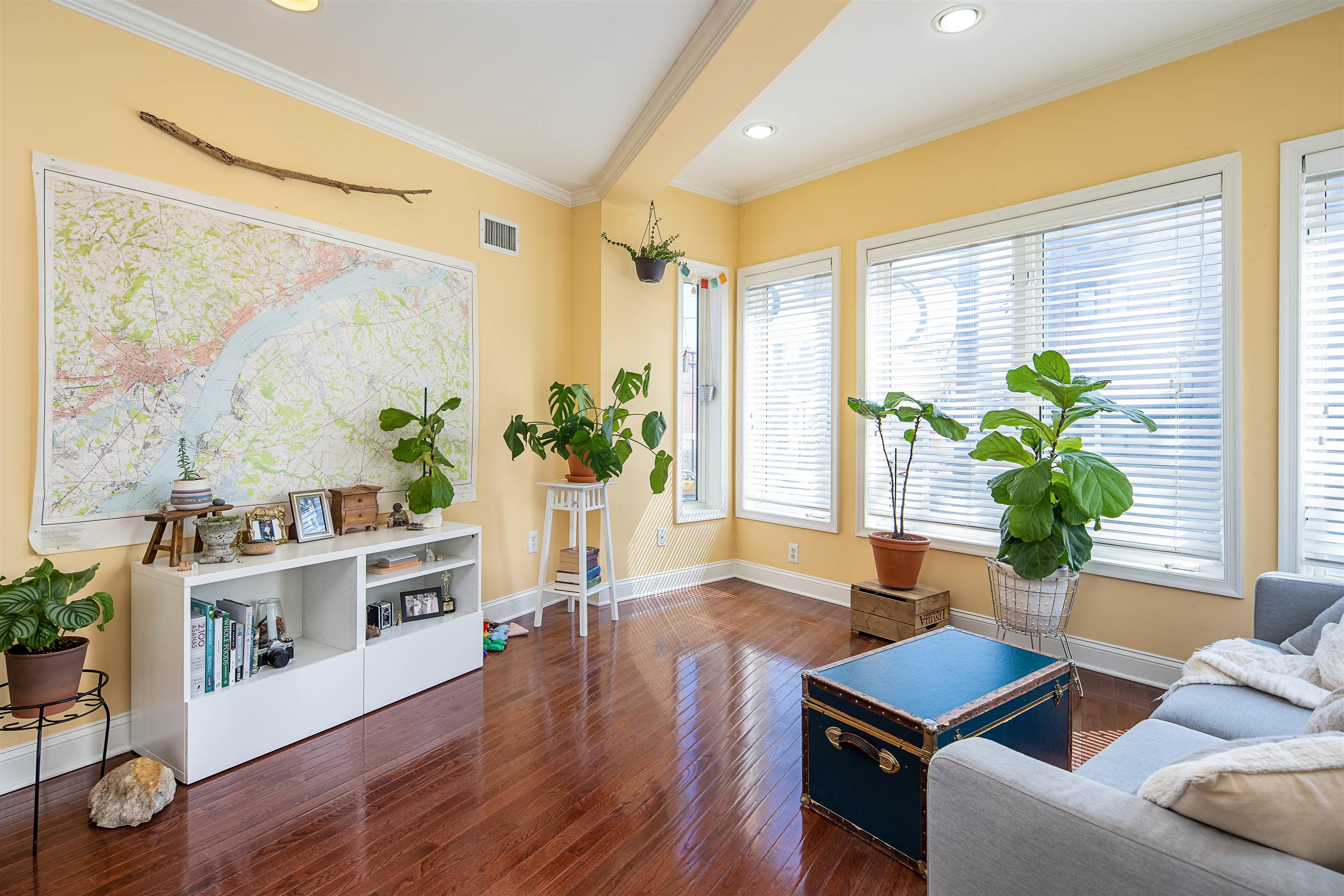464 NEWARK ST Unit: 2A