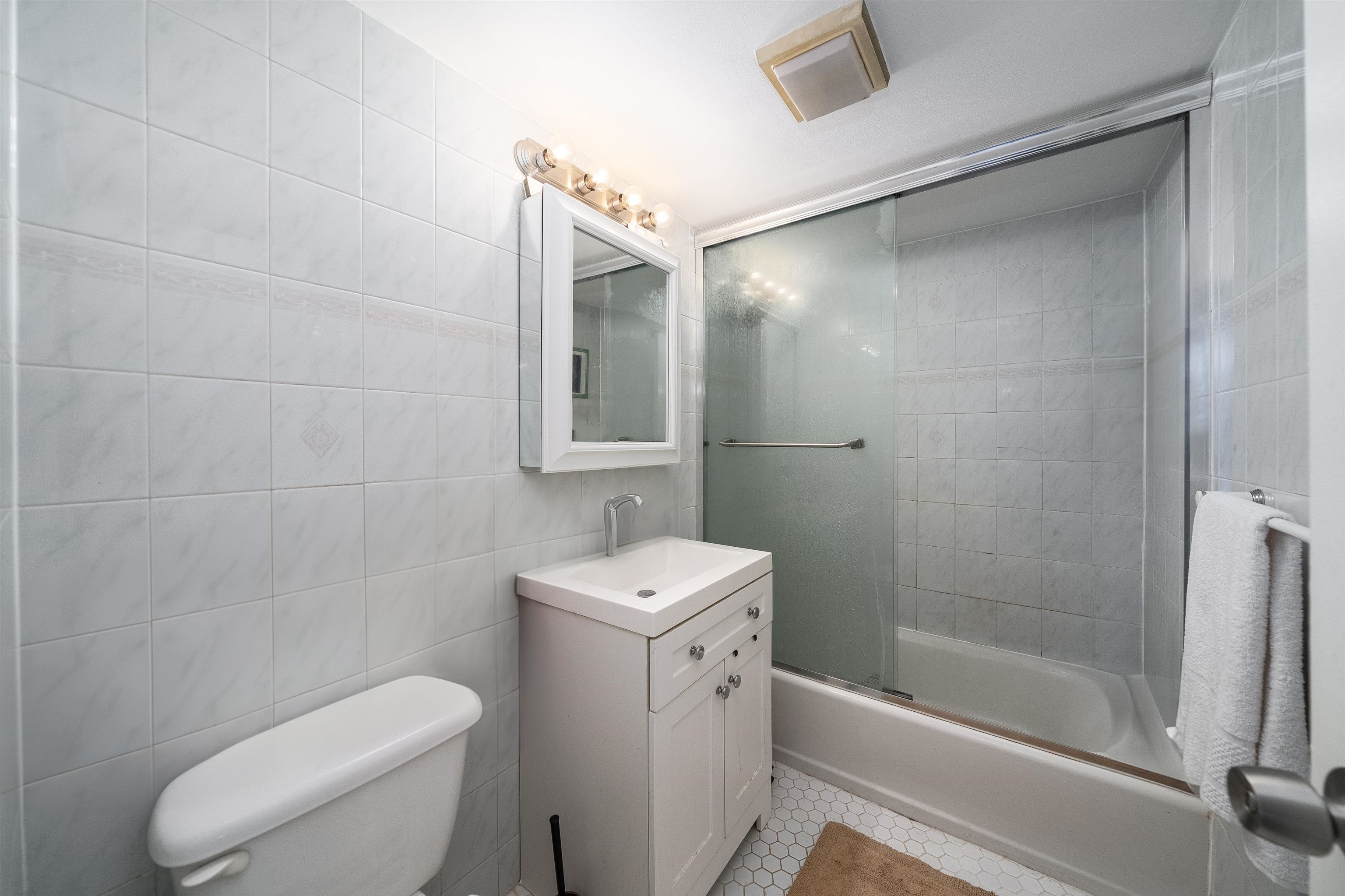 9060 PALISADE AVE Unit: 106