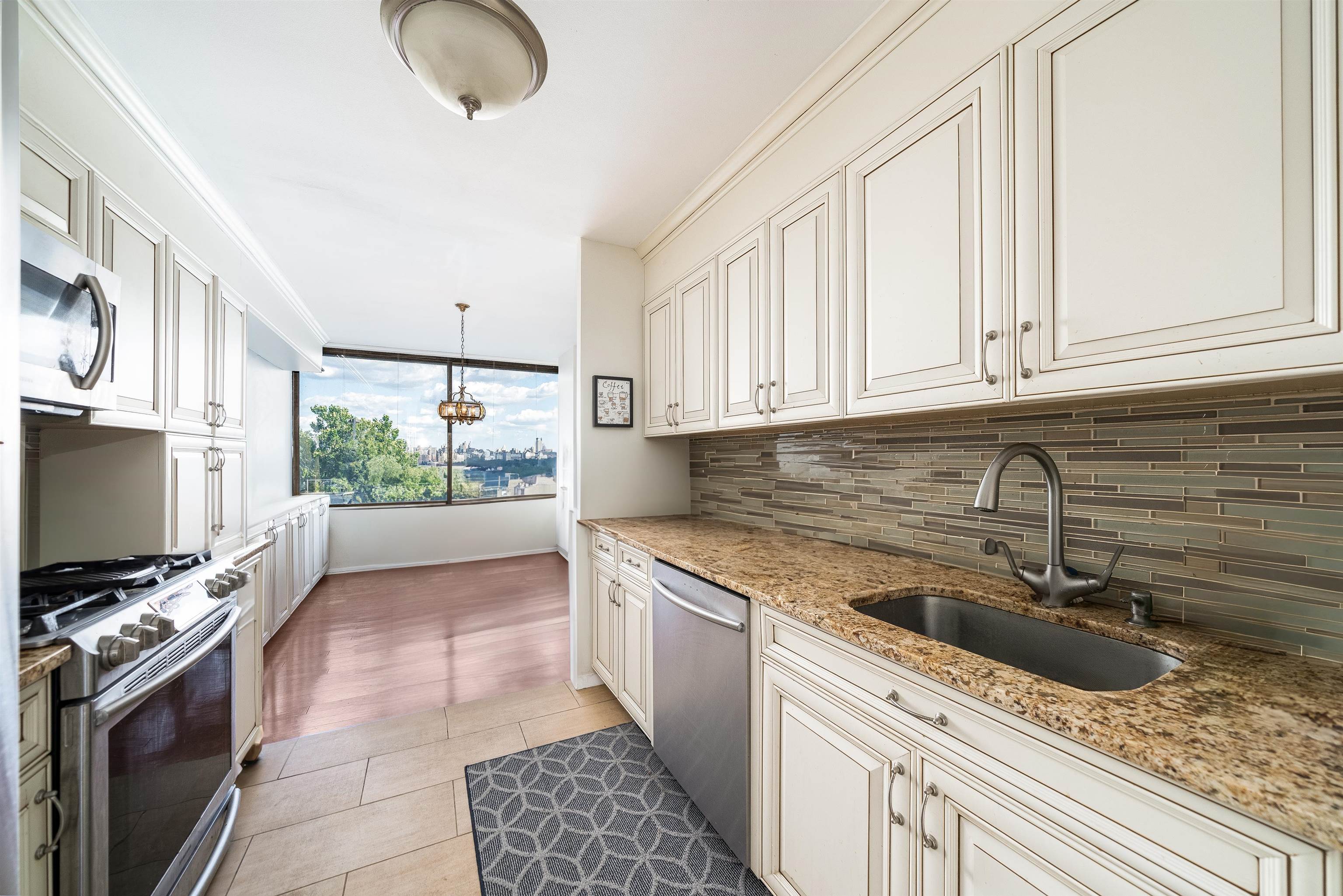 9060 PALISADE AVE Unit: 106