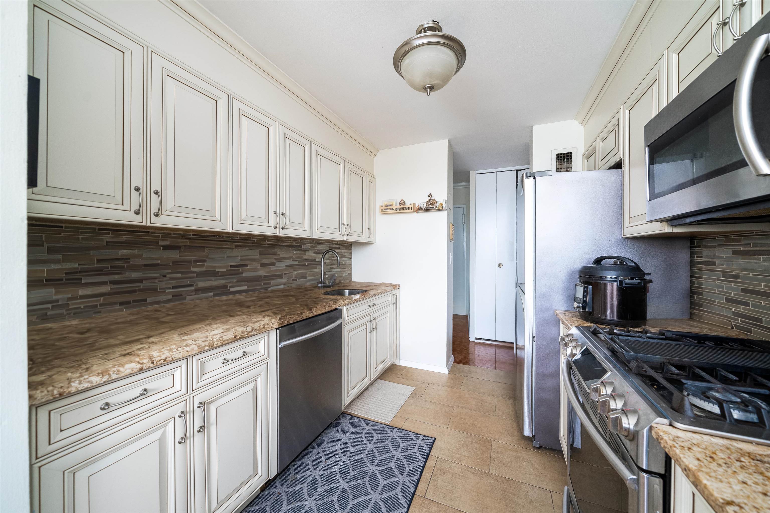 9060 PALISADE AVE Unit: 106