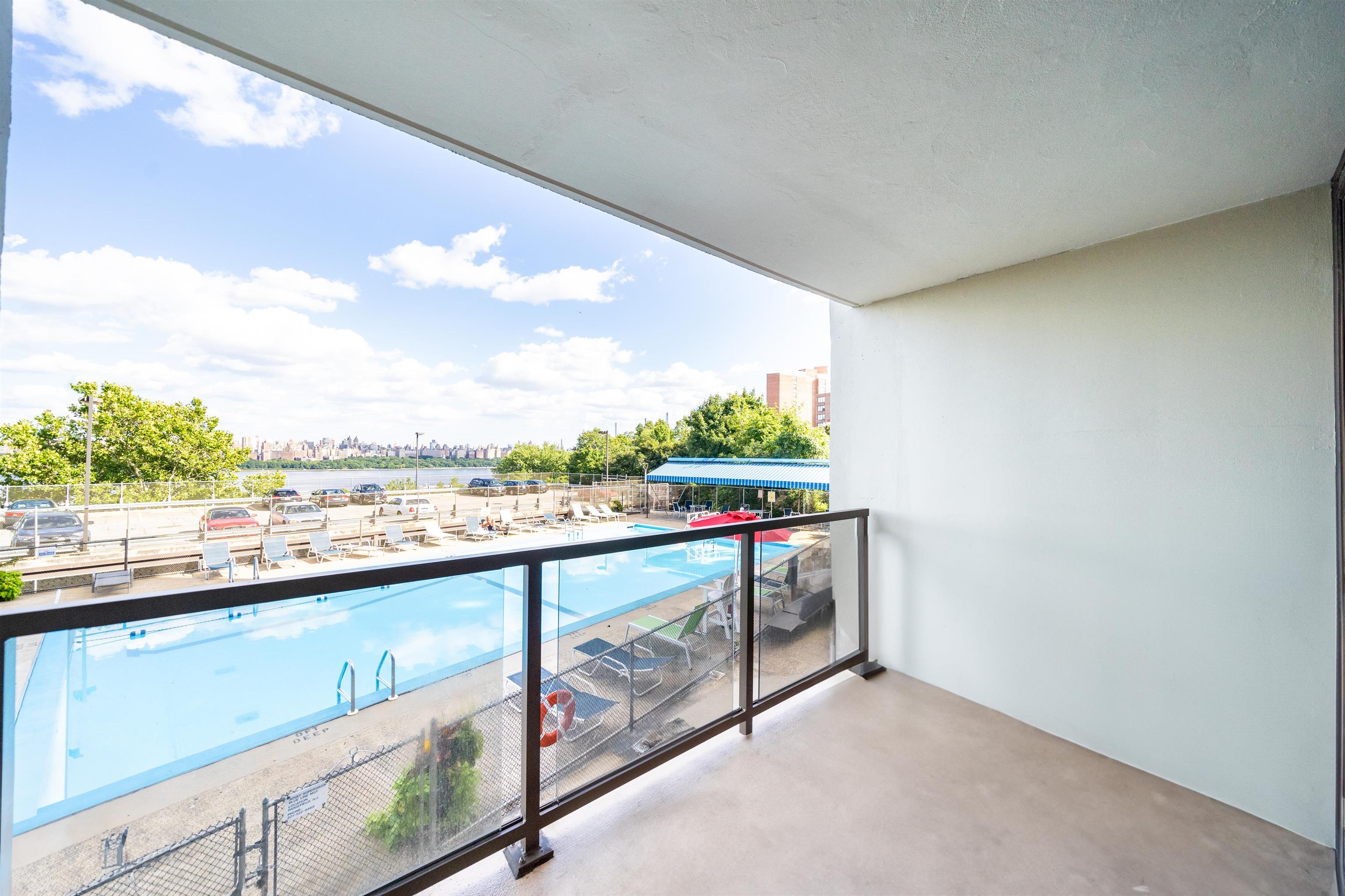 9060 PALISADE AVE Unit: 106