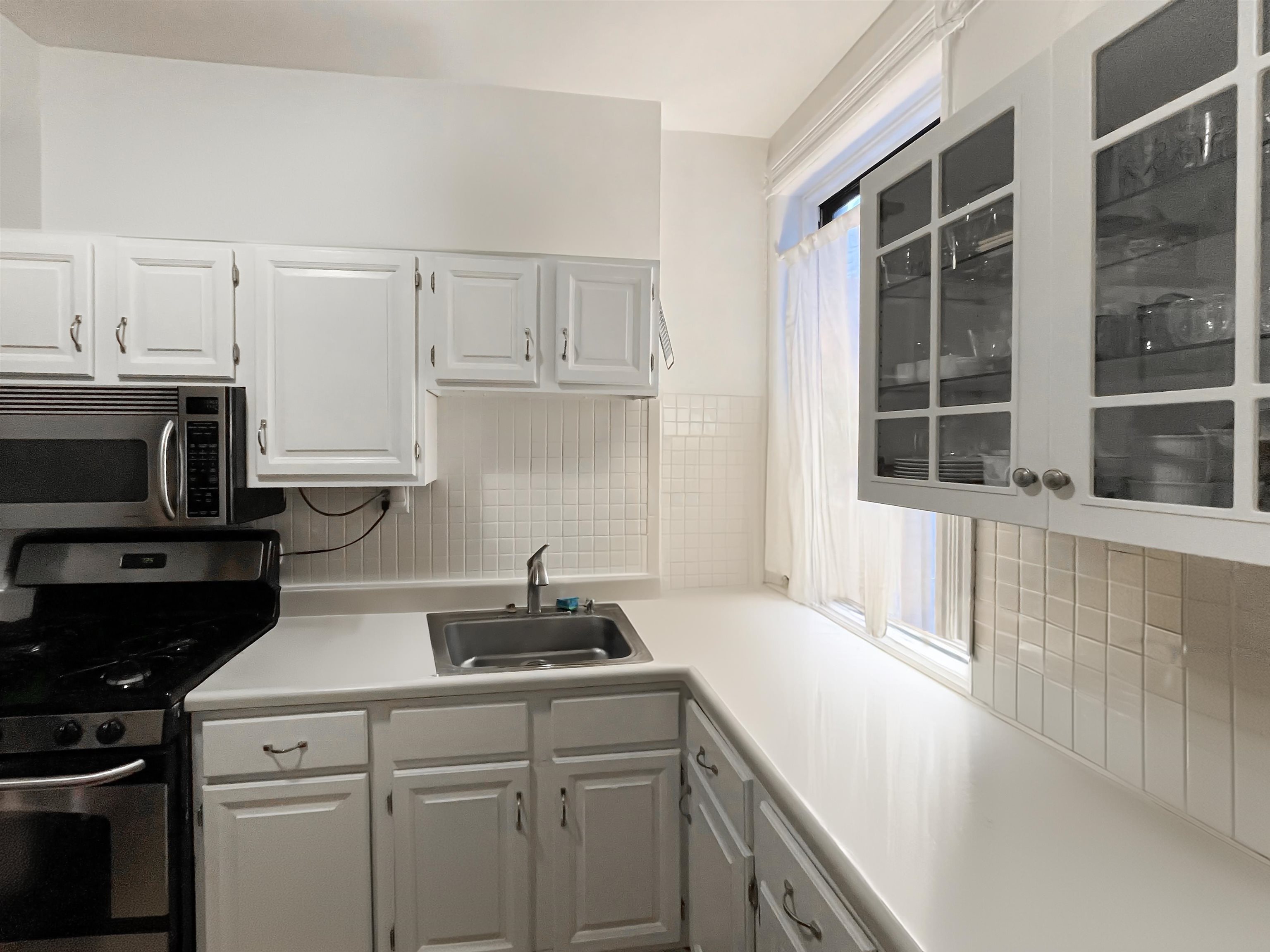 38 HAMILTON PL Unit: 201