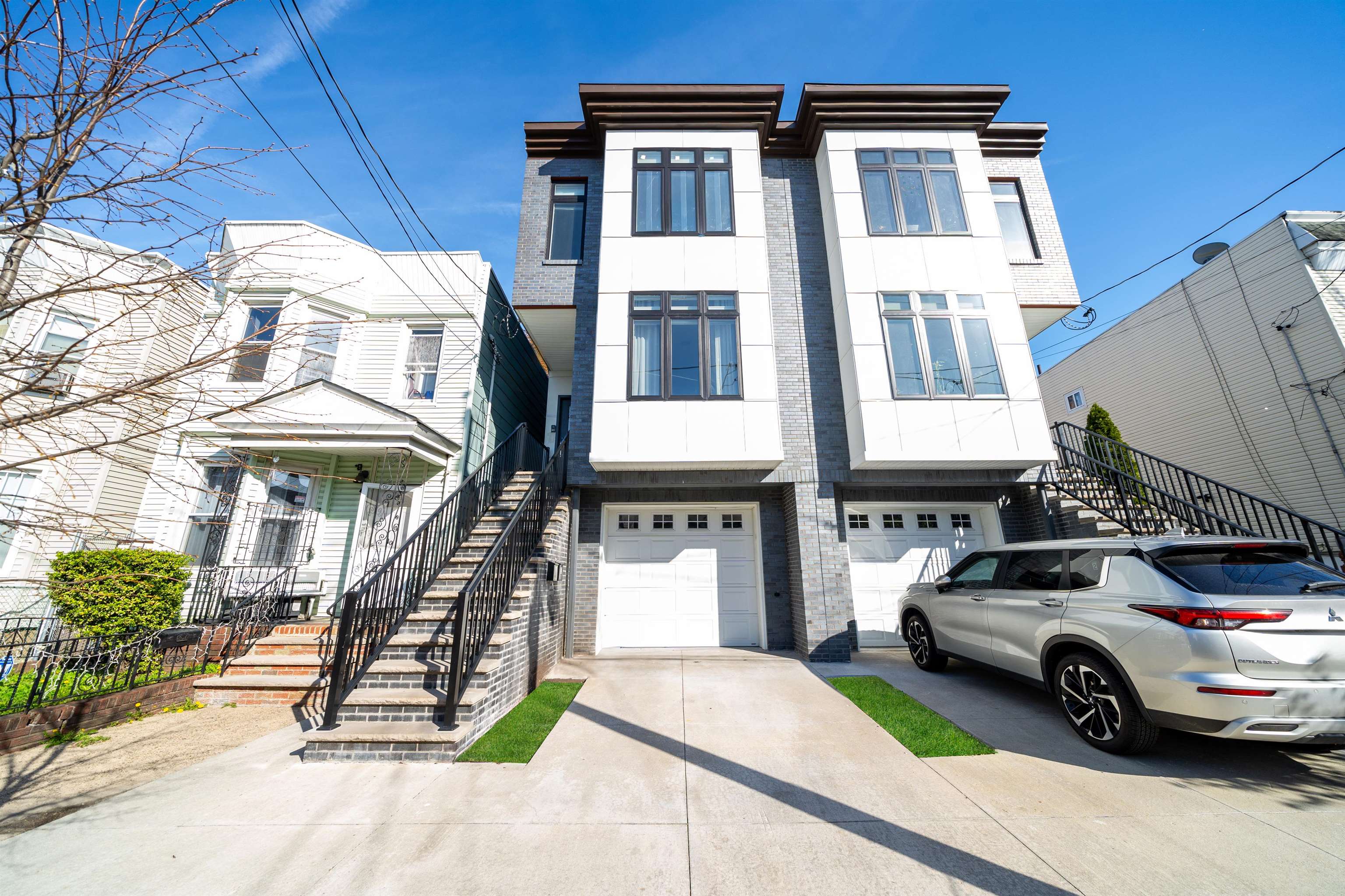 206 FREEMAN AVE Unit: 1
