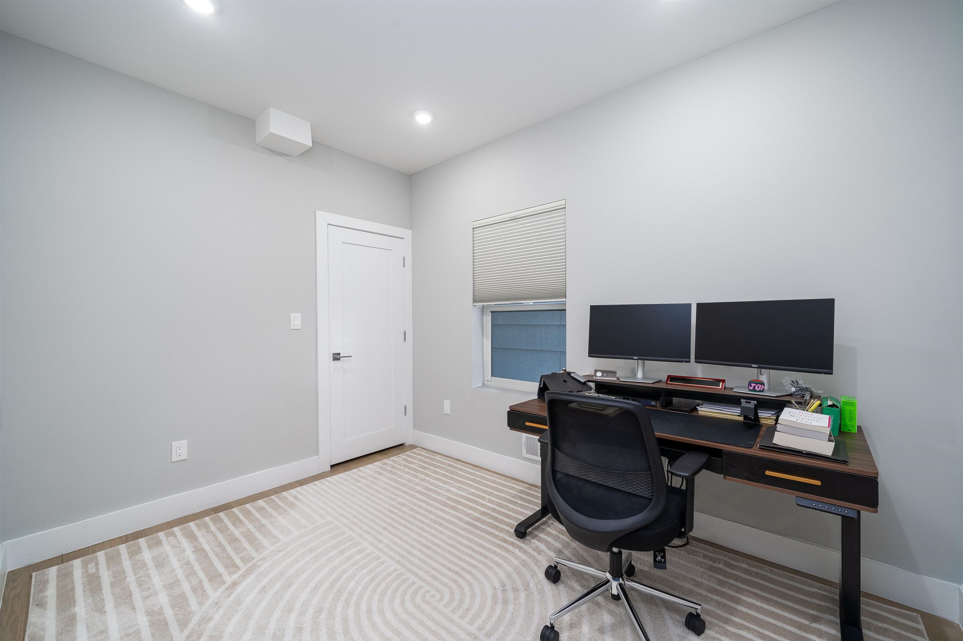 206 FREEMAN AVE Unit: 1