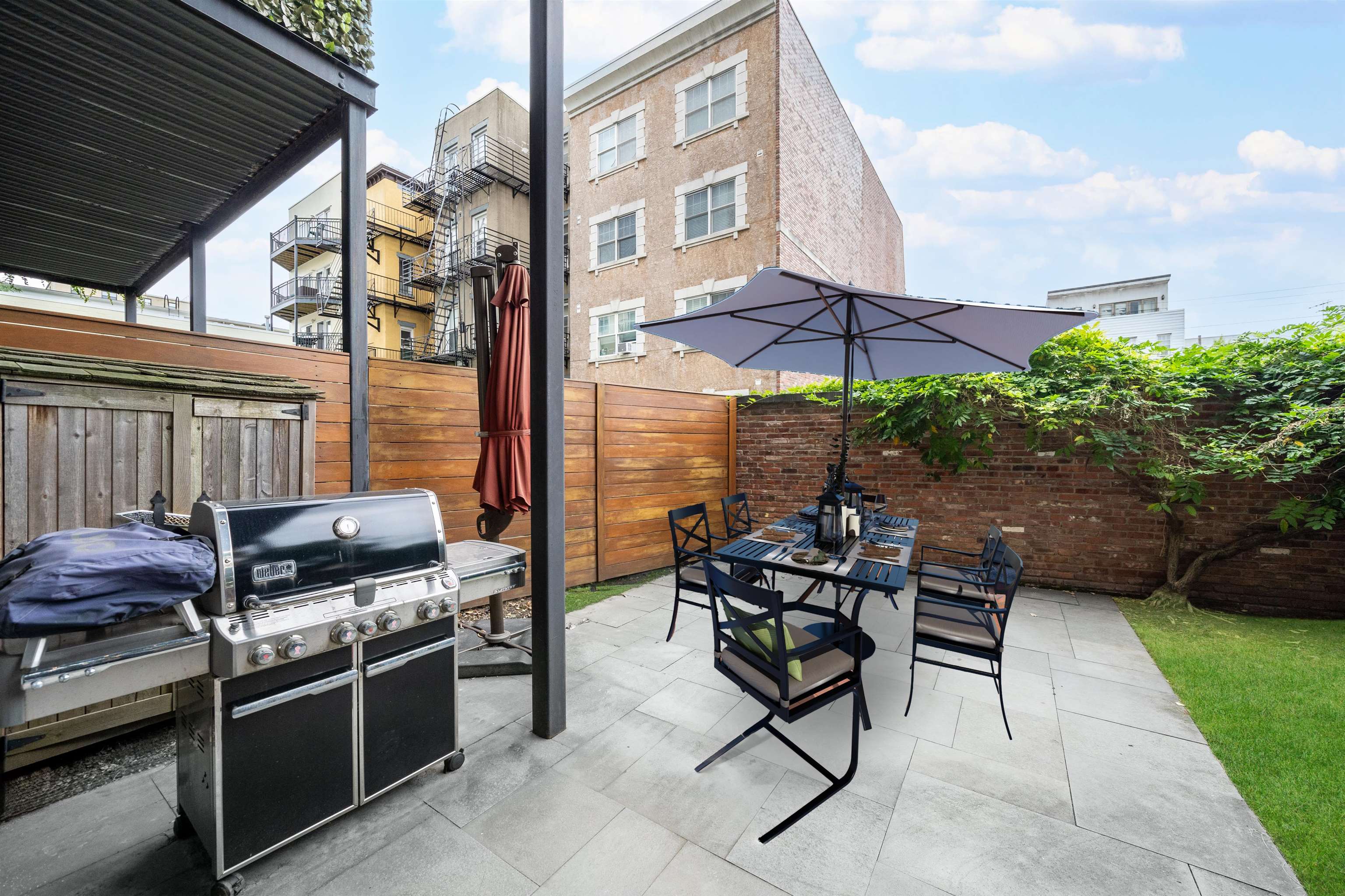 612 CLINTON ST Unit: 1B