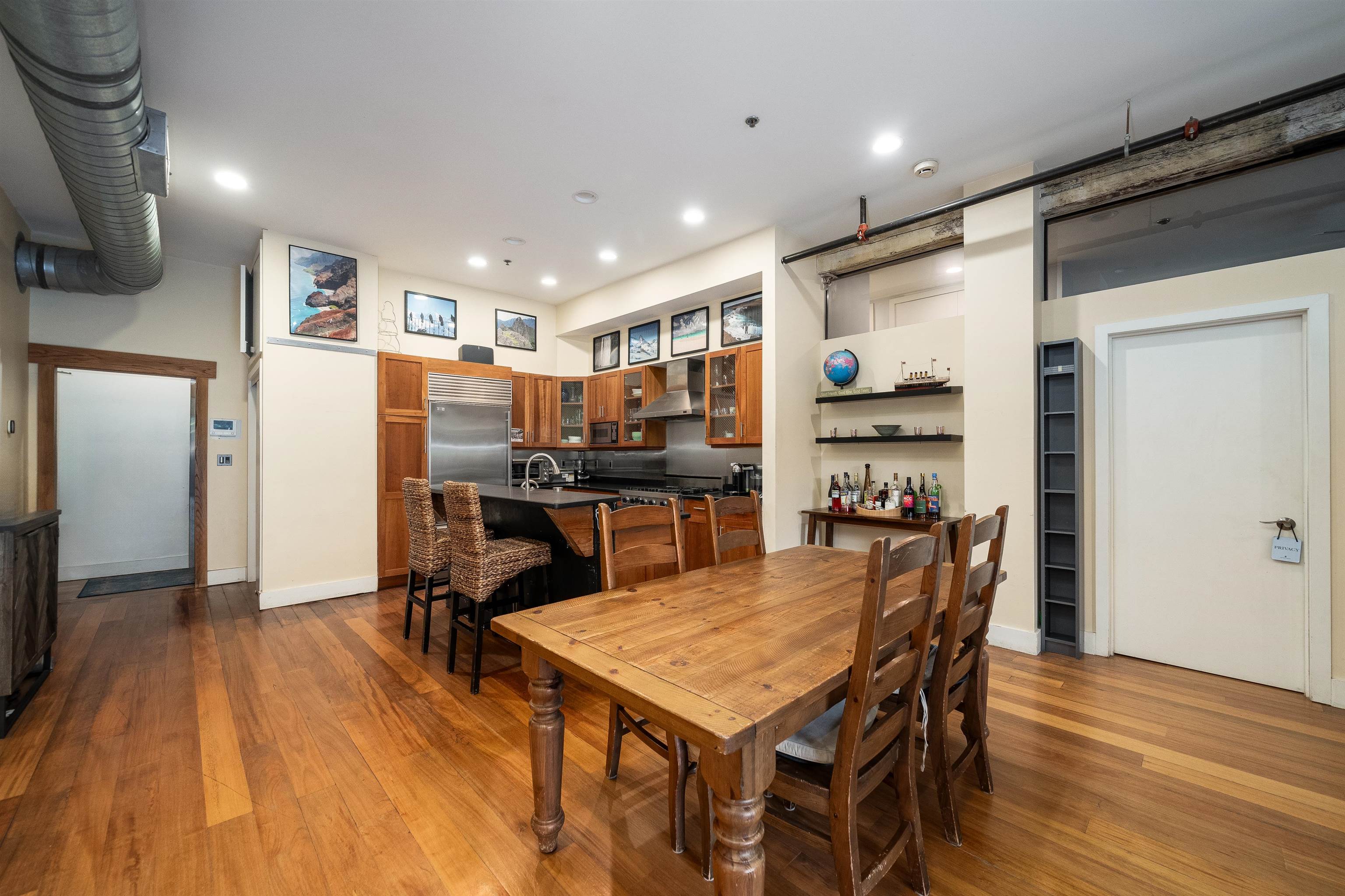 612 CLINTON ST Unit: 1B