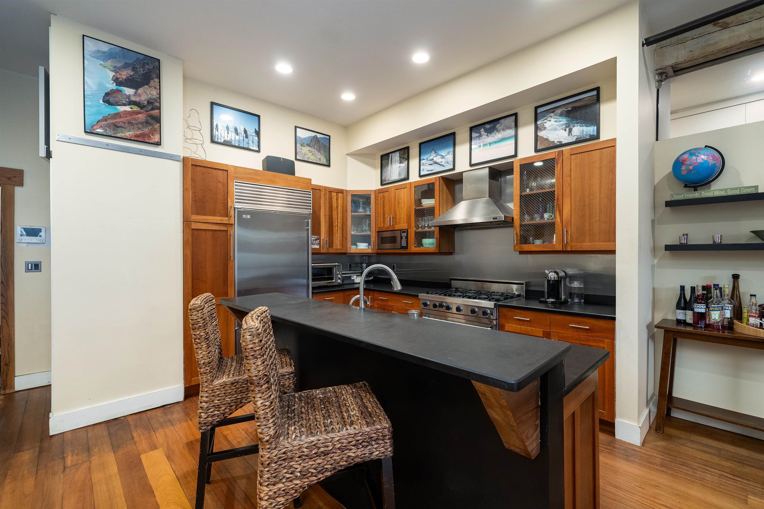 612 CLINTON ST Unit: 1B