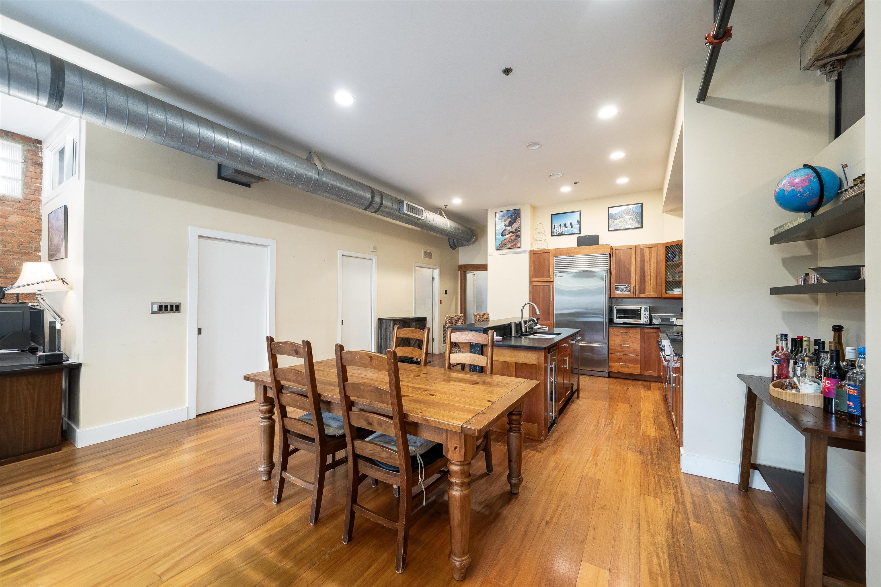 612 CLINTON ST Unit: 1B