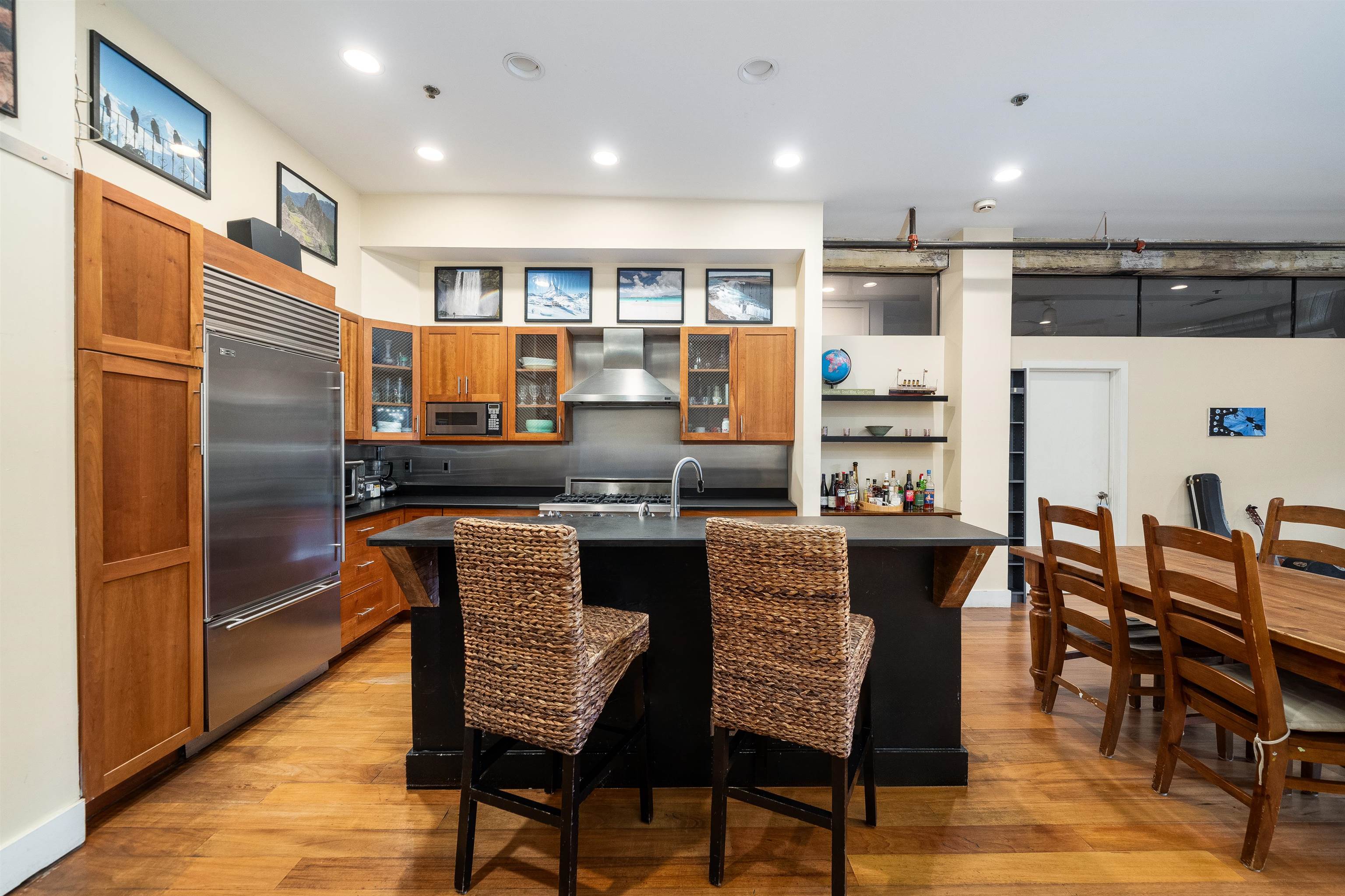 612 CLINTON ST Unit: 1B