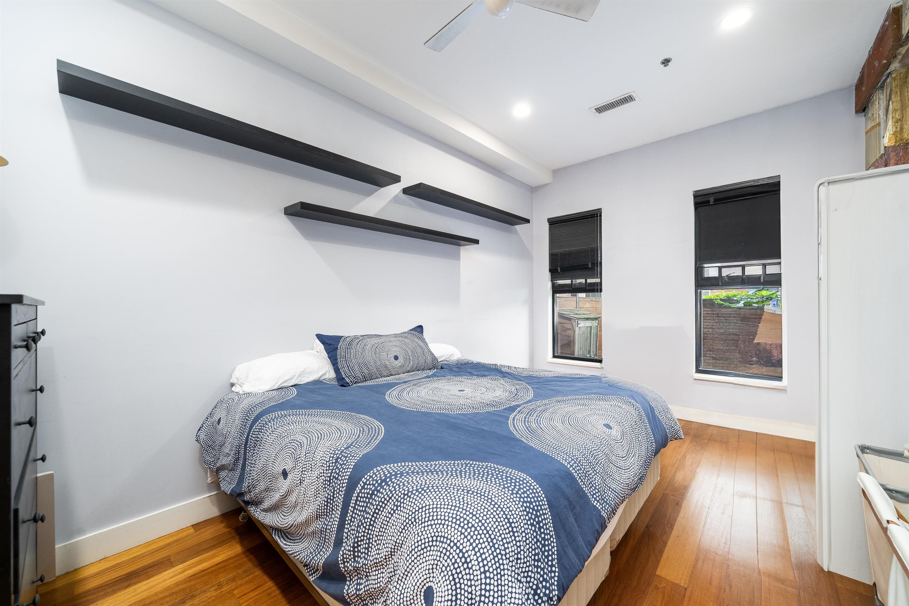 612 CLINTON ST Unit: 1B