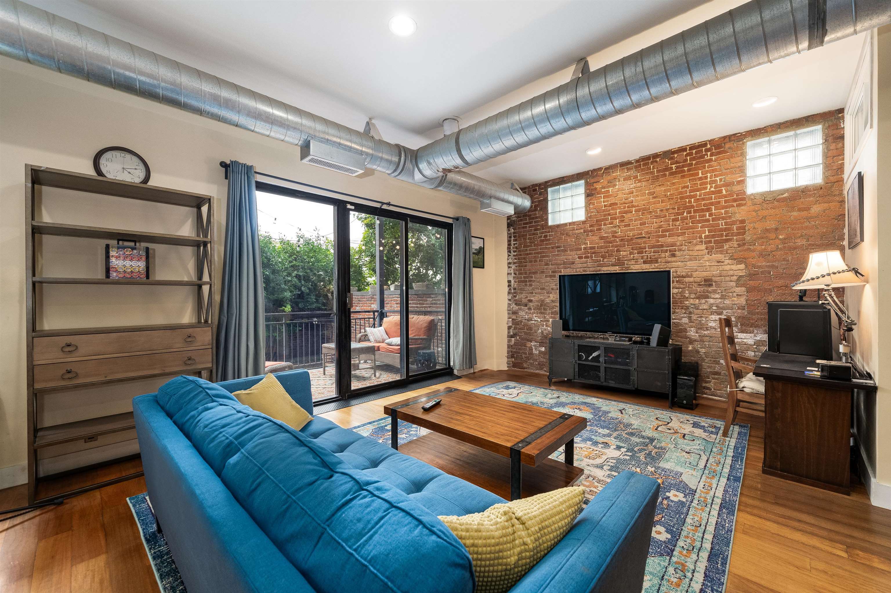 612 CLINTON ST Unit: 1B