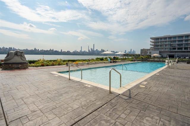 9 SOMERSET LANE Unit: PH 608