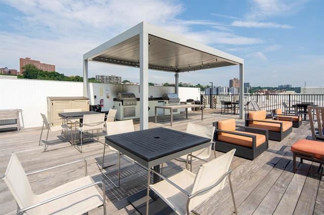 9 SOMERSET LANE Unit: PH 608