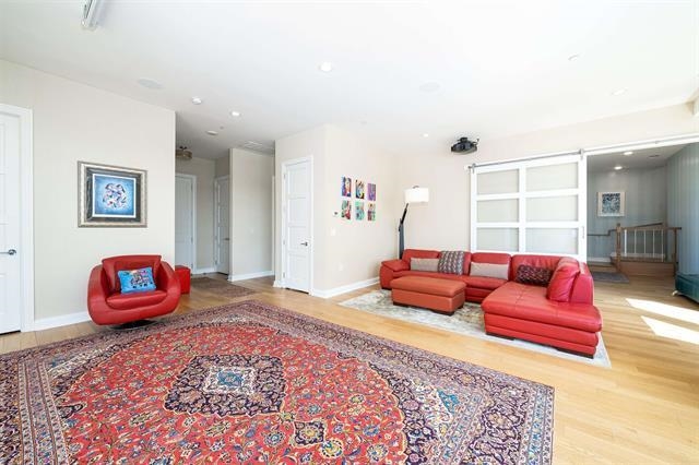 9 SOMERSET LANE Unit: PH 608