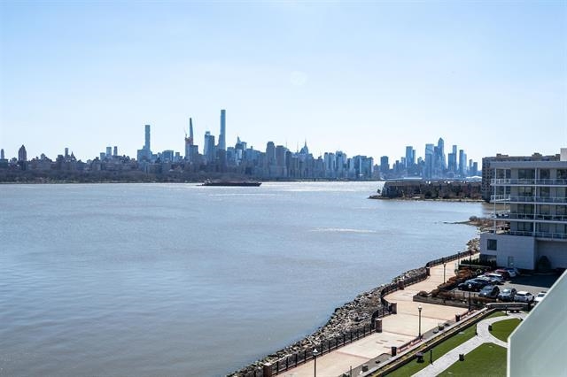 9 SOMERSET LANE Unit: PH 608