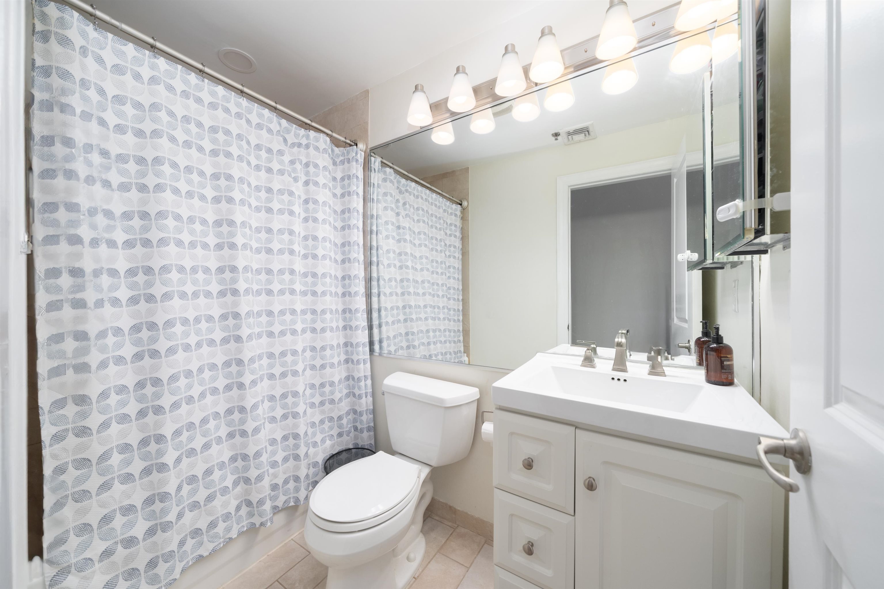 717 ADAMS ST Unit: 2L