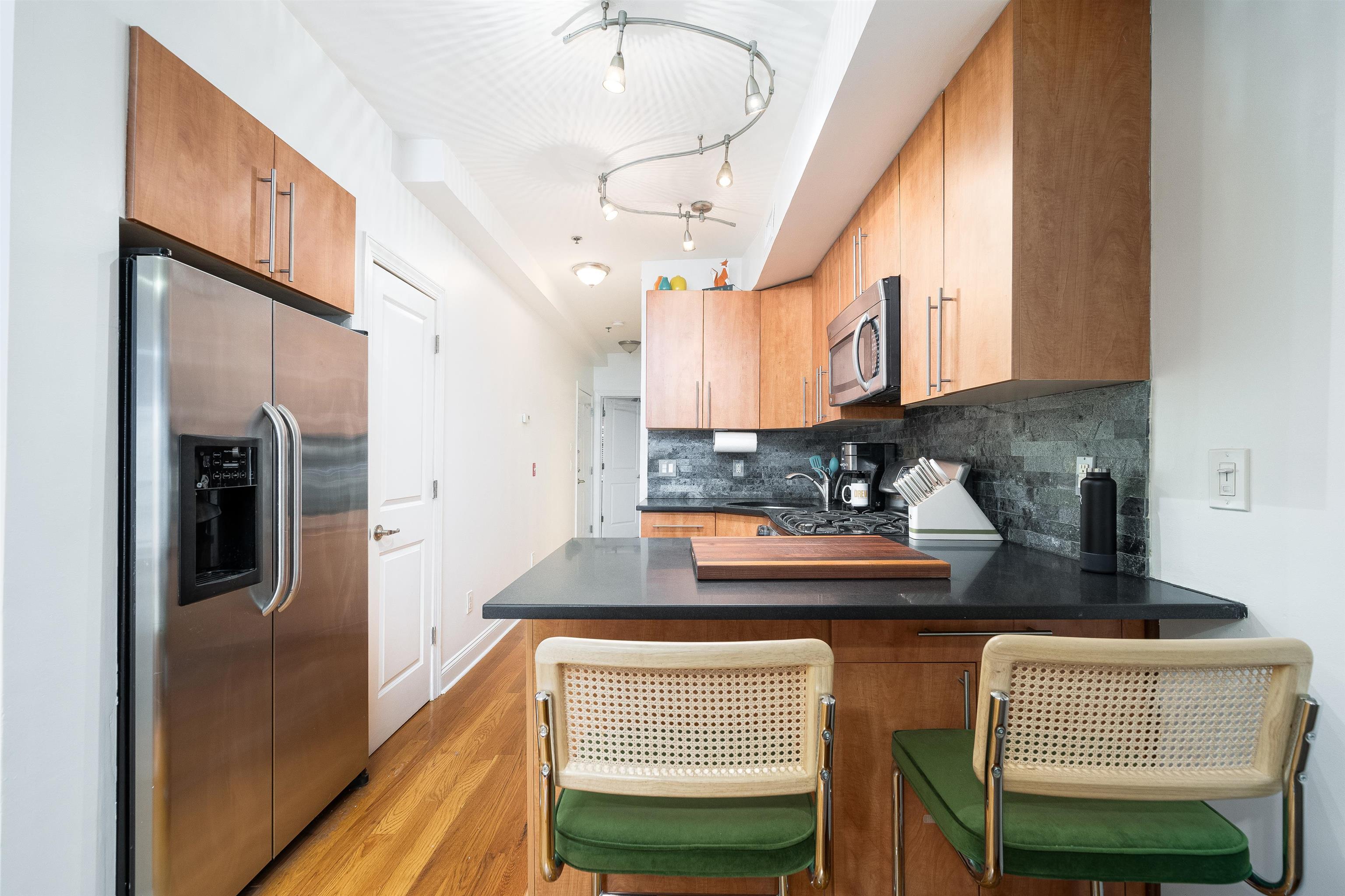 717 ADAMS ST Unit: 2L