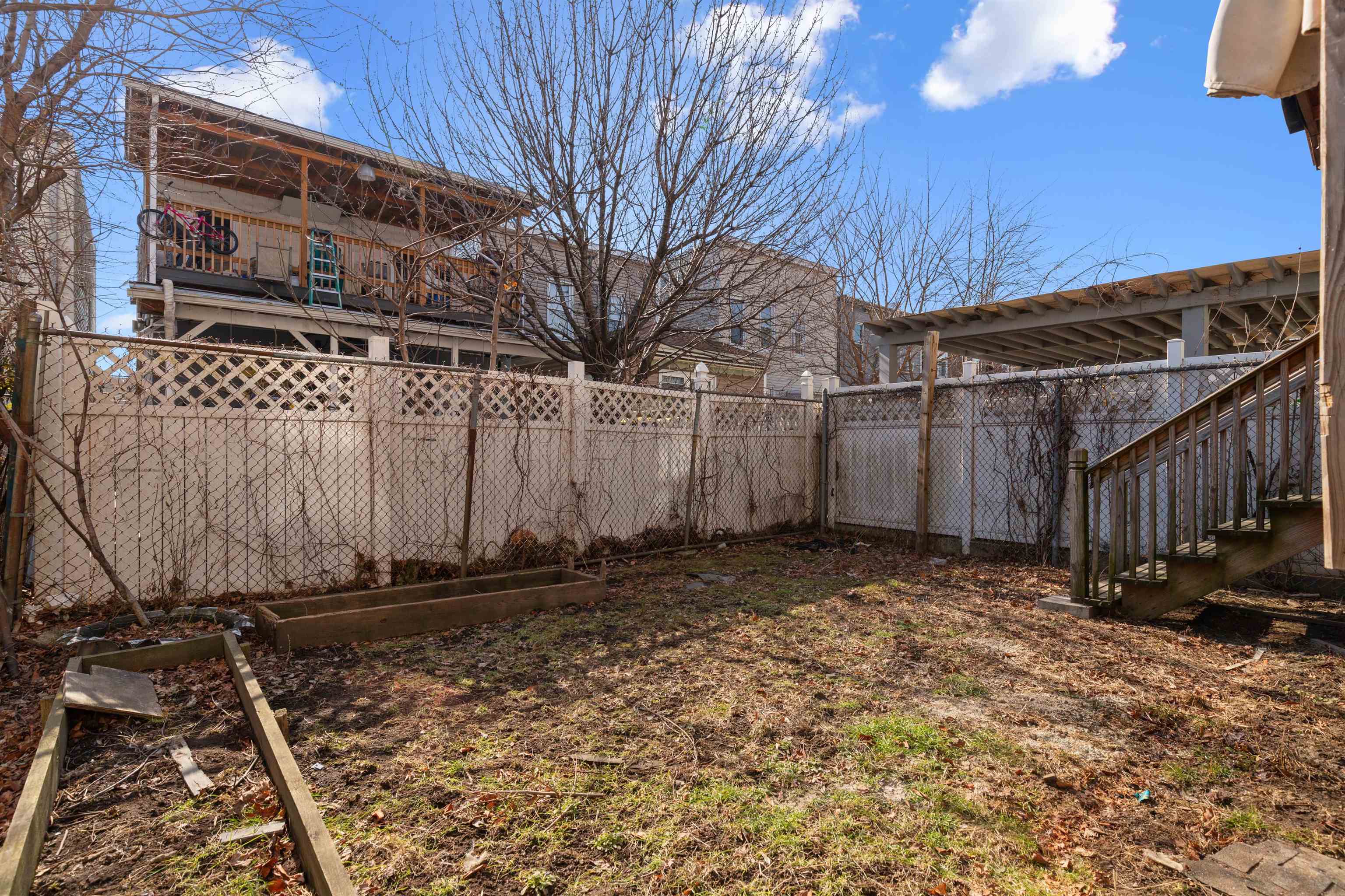 215 48TH ST Unit: 203