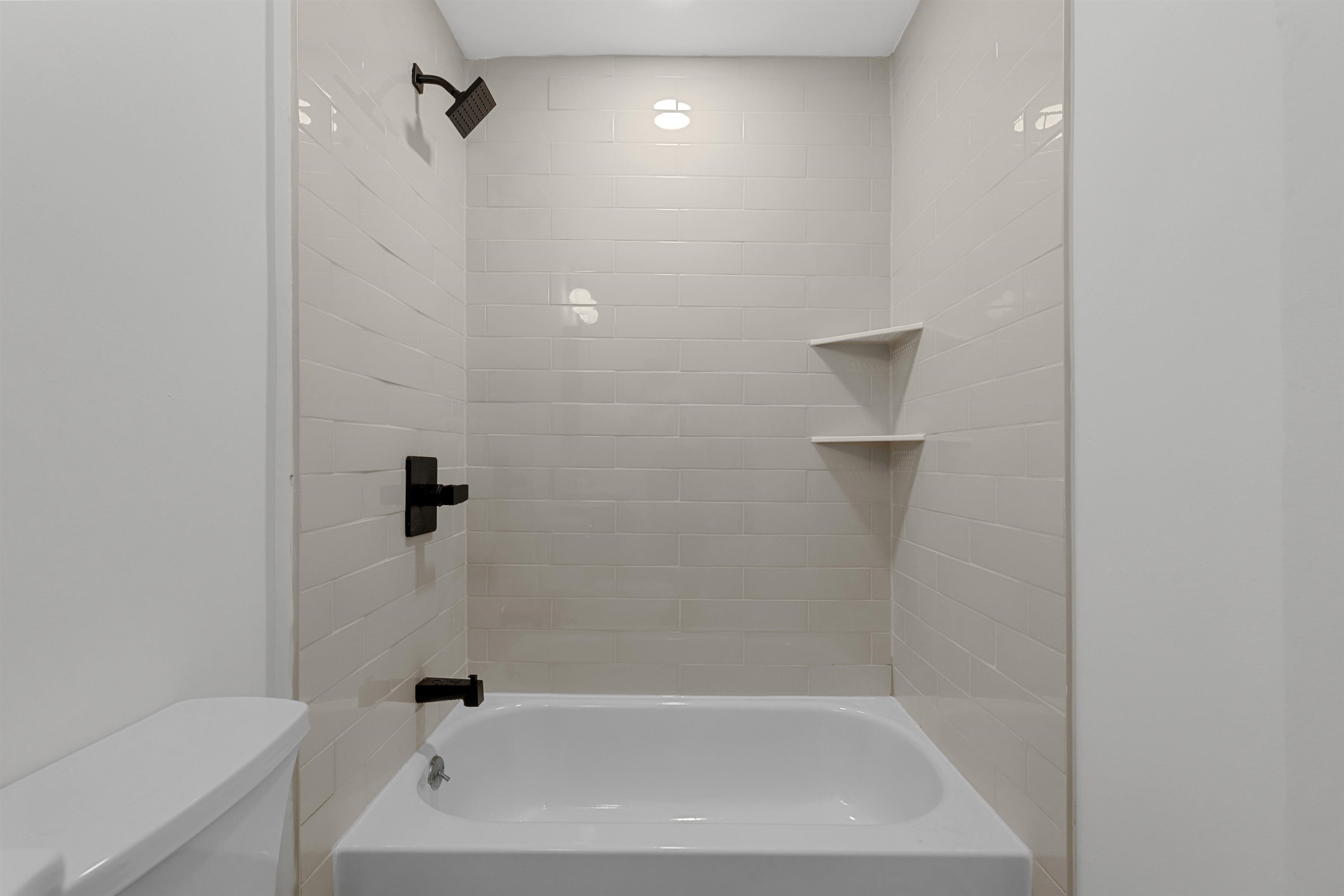215 48TH ST Unit: 203