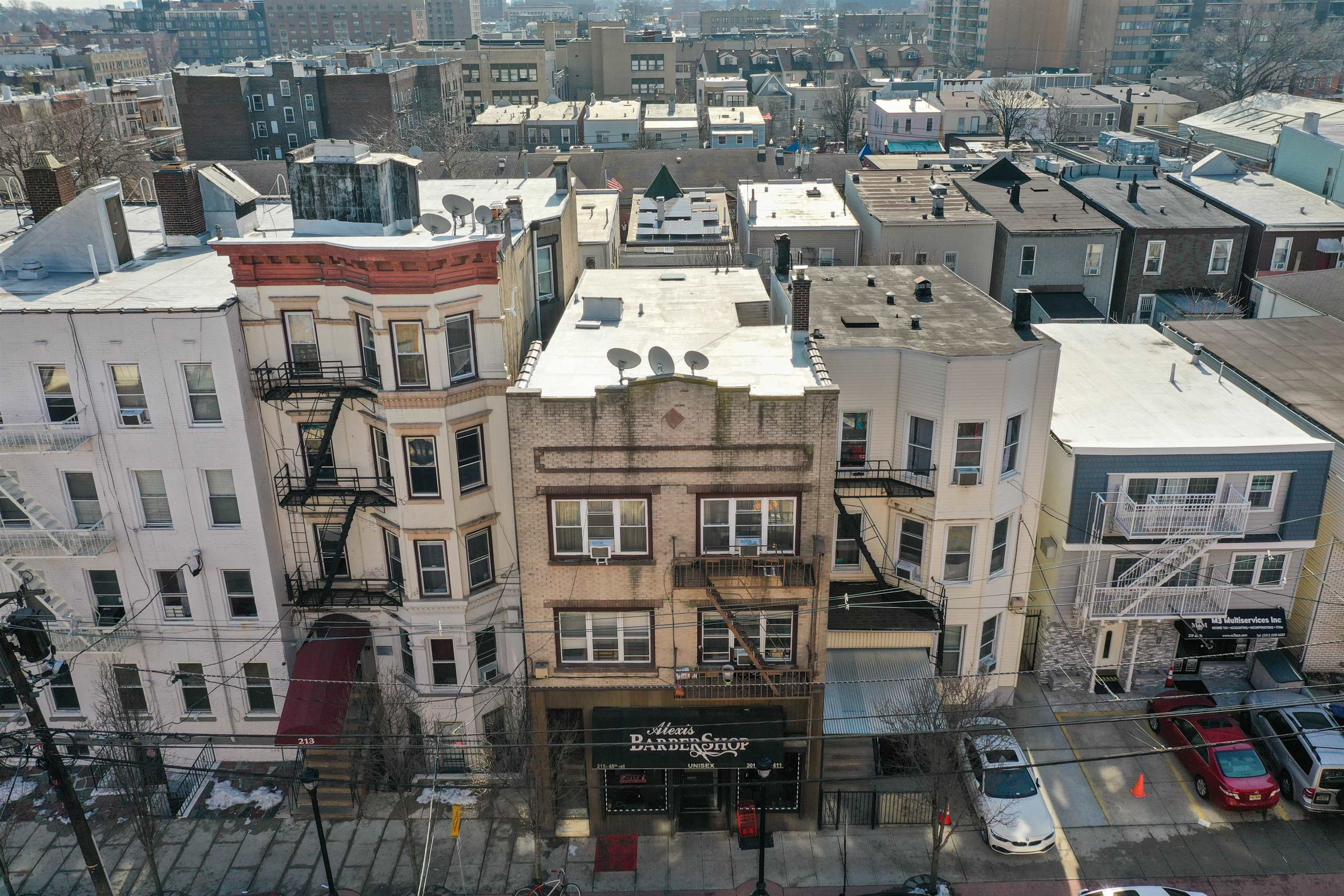 215 48TH ST Unit: 203